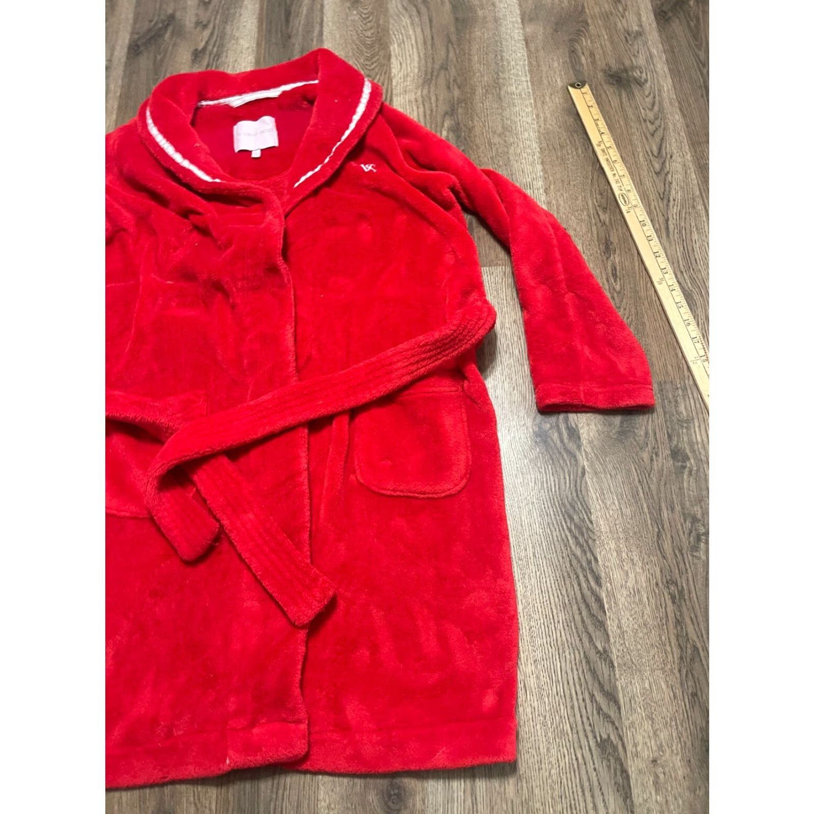 Victoria's Secret Victoria's Secret Robe Womens Size S Red Tie Waist Pockets Long Sleeve Regular 3/4 Boundaries? Size ONE SIZE - 4 Thumbnail