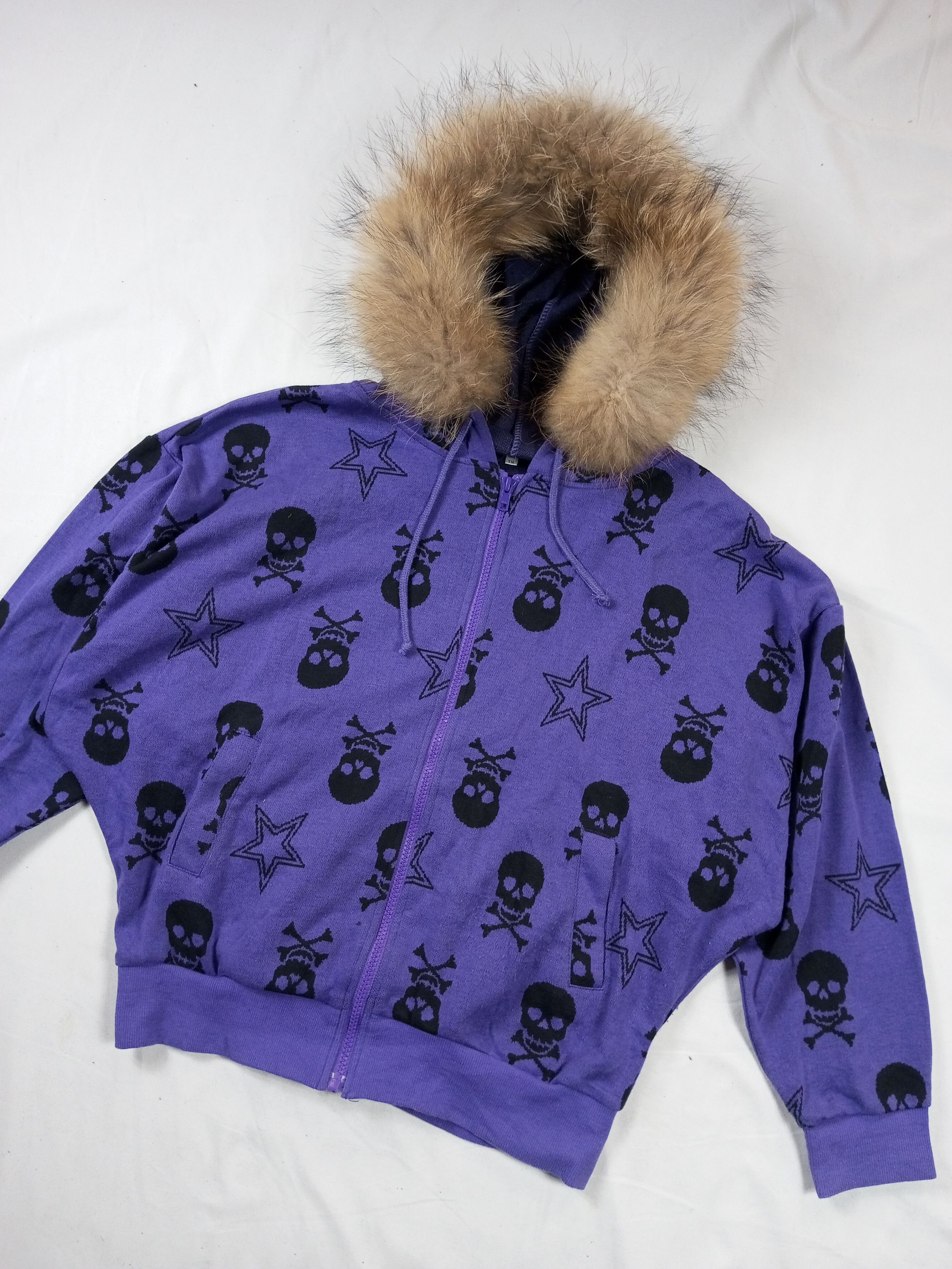 Japanese Brand 2000s Petit Berry Skull Print - Batwing Fur hoodie Size US M / EU 48-50 / 2 - 2 Thumbnail