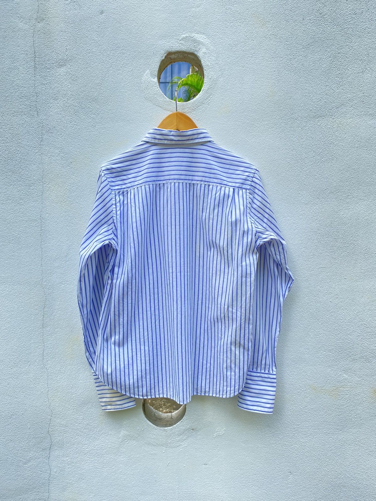Zucca Zucca Blue Striped Ruffle-Front Polo Shirt Size S / US 4 / IT 40 - 13 Thumbnail