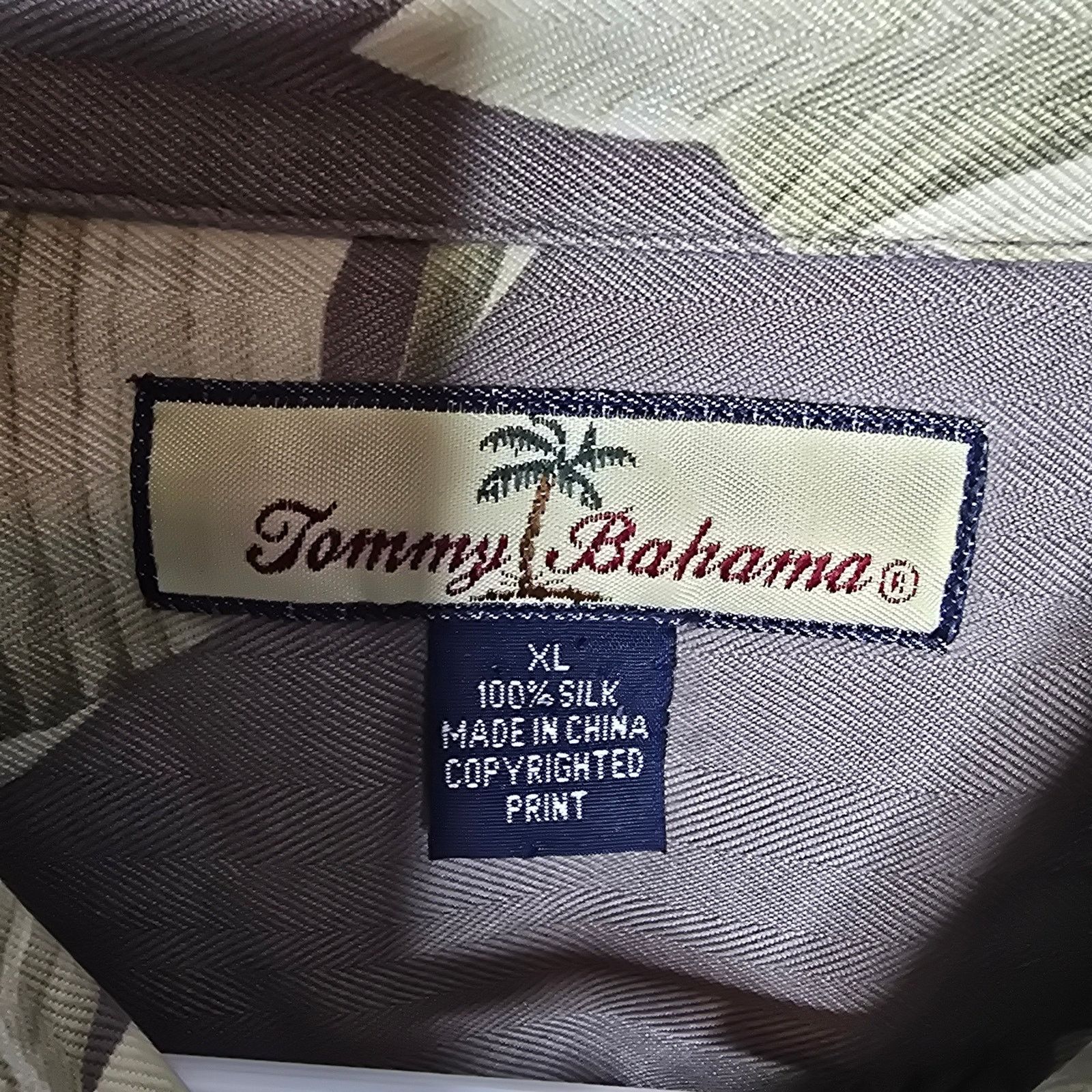 Tommy Bahama Tommy Bahama 100% Silk Leaf Print Button-up Shirt Size XL Size US XL / EU 56 / 4 - 3 Thumbnail