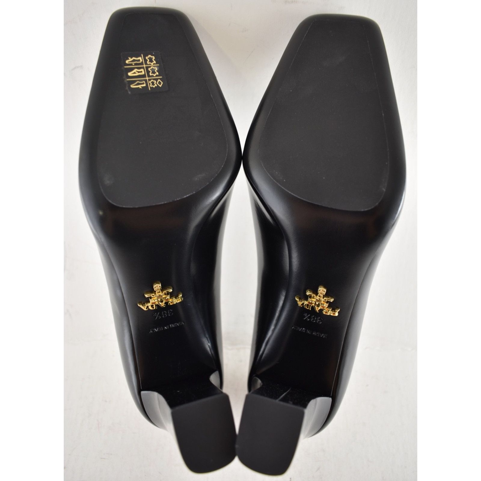 Prada Prada 85mm Black Brushed Leather Block Heel Pump 38.5 Size US 8.5 / IT 38.5 - 18 Thumbnail