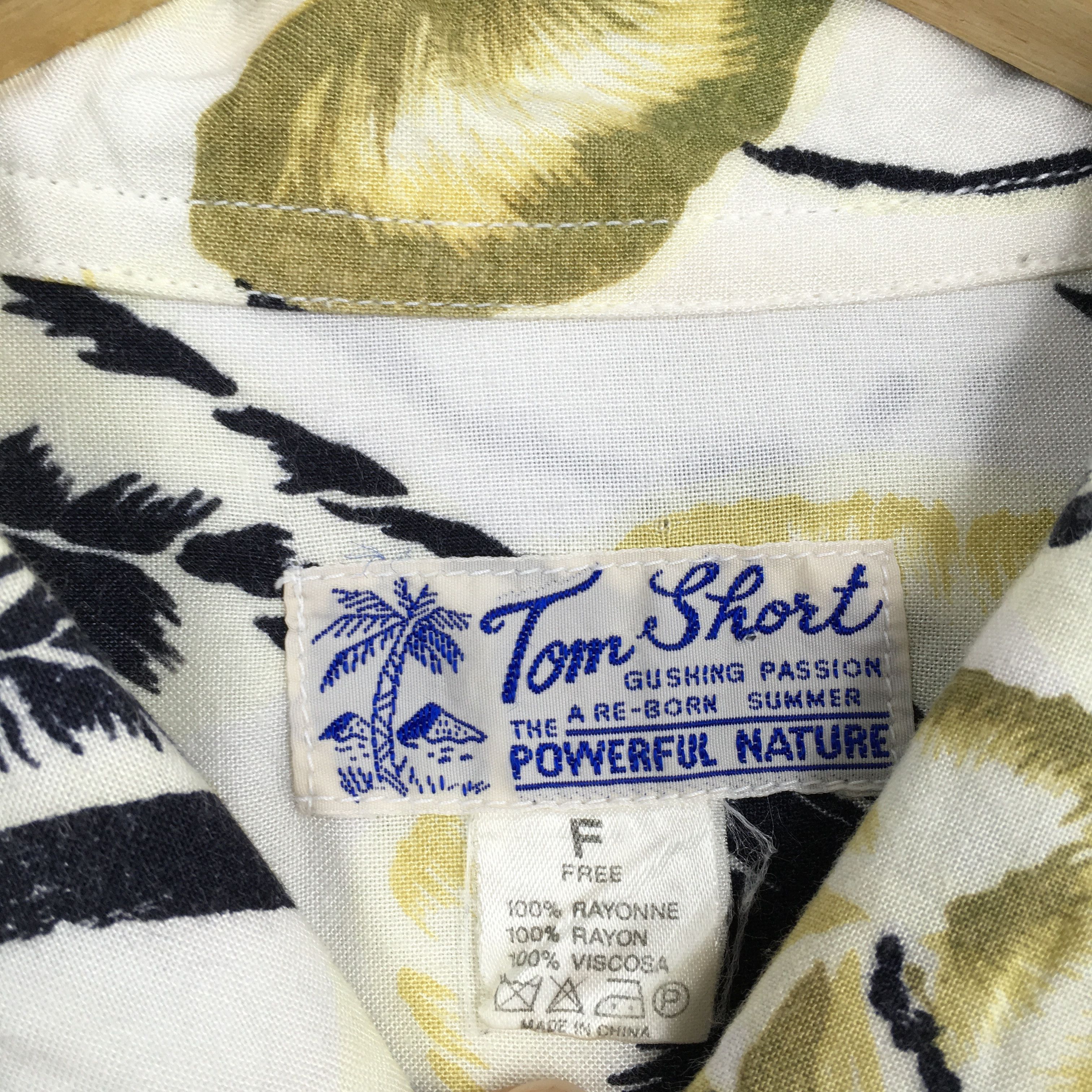 Vintage Vintage Tom Short Leaves Hawaii Aloha Rayon Shirts Medium Size US M / EU 48-50 / 2 - 5 Thumbnail