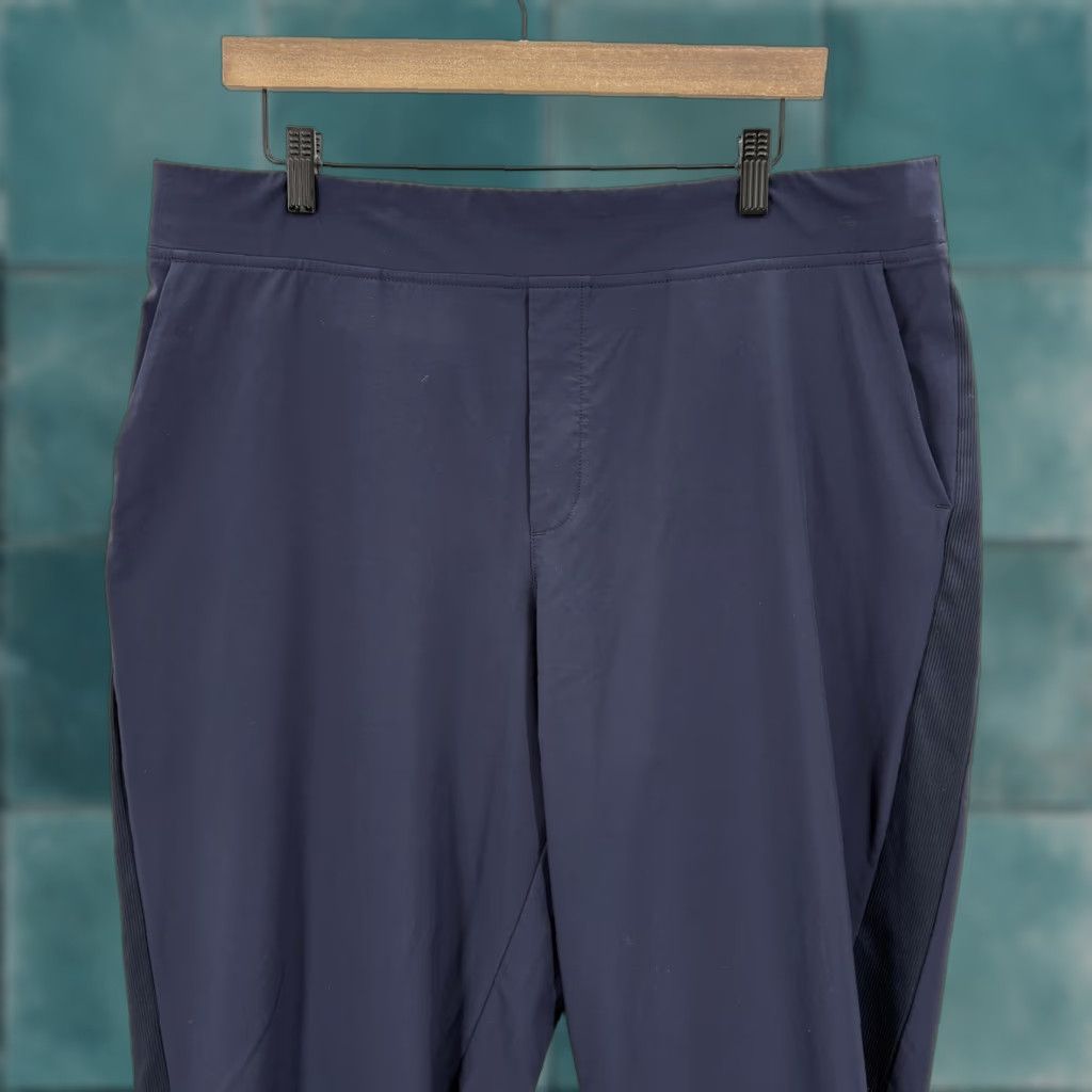 Athleta Athleta Brooklyn Ankle Pants Womens 18 Blue Tapered Stretch Pockets Travel Gym Size 40" / US 18 - 1 Thumbnail