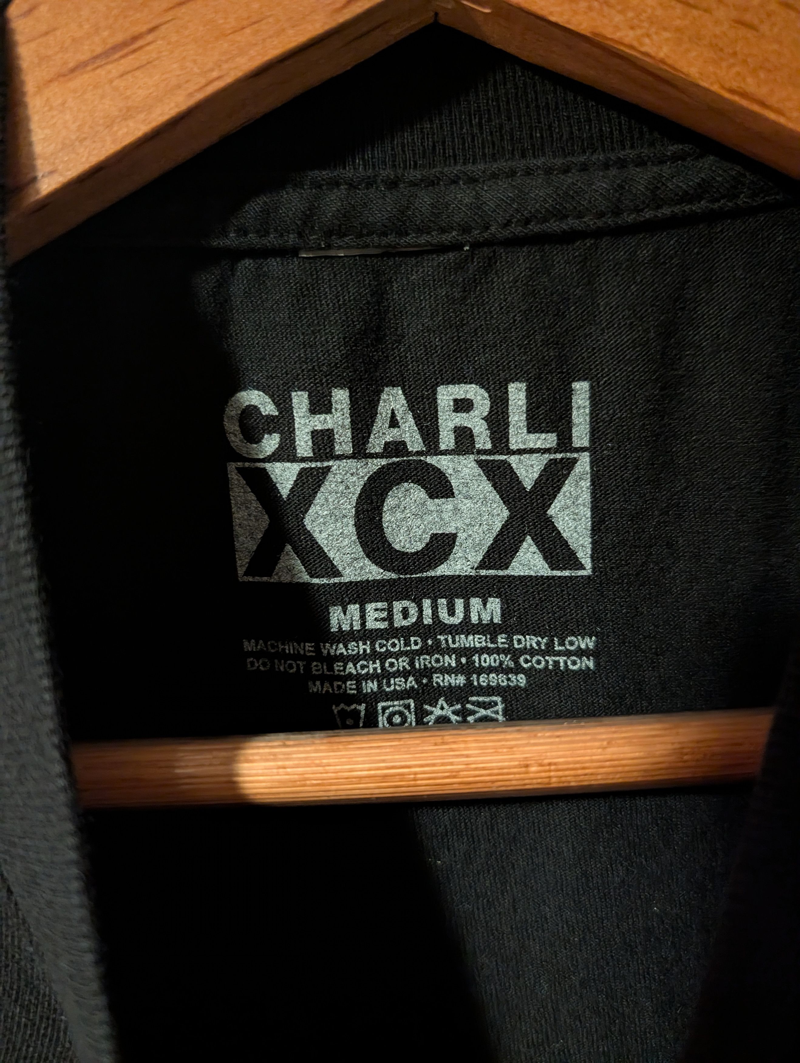 Band Tees Charli XCX Everything Is Romantic Brat 2025 Tour T Shirt Med Size US M / EU 48-50 / 2 - 3 Thumbnail