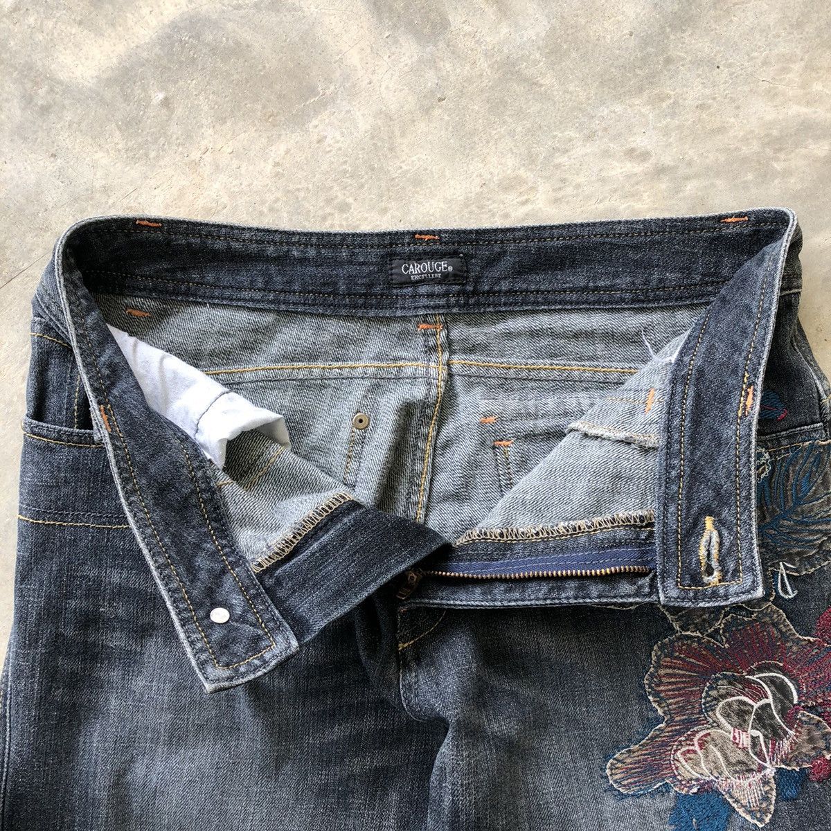 Japanese Brand Flare CAROUGE Rare Embroidered Flower Design Jeans Size US 29 - 9 Thumbnail