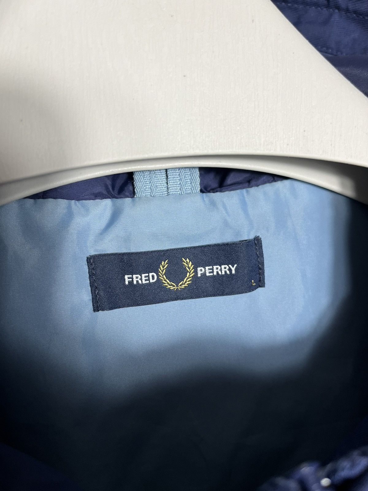 Fred Perry Fred Perry Tipped Hooded Sports Carbon Blue Jacket Mens Size US L / EU 52-54 / 3 - 3 Thumbnail