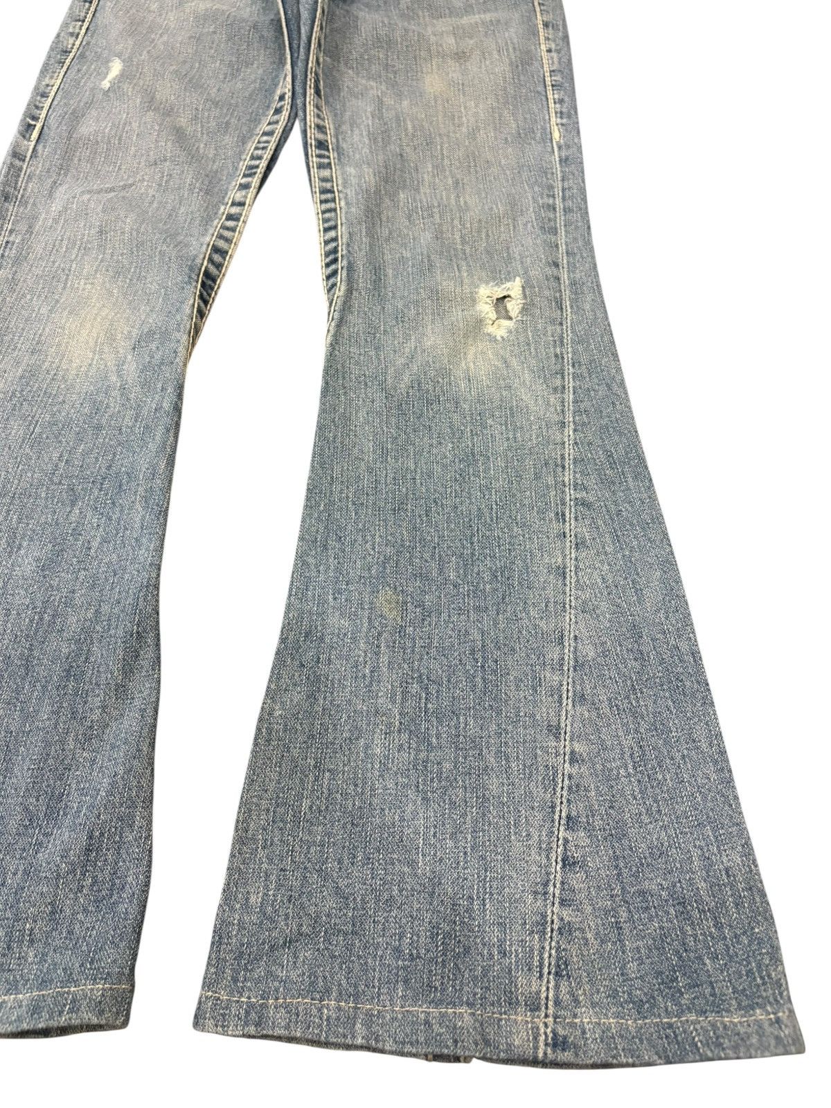 True Religion Vintage True Religion Joey Big T Distressed Flare Jeans Size 28" / US 6 / IT 42 - 6 Thumbnail