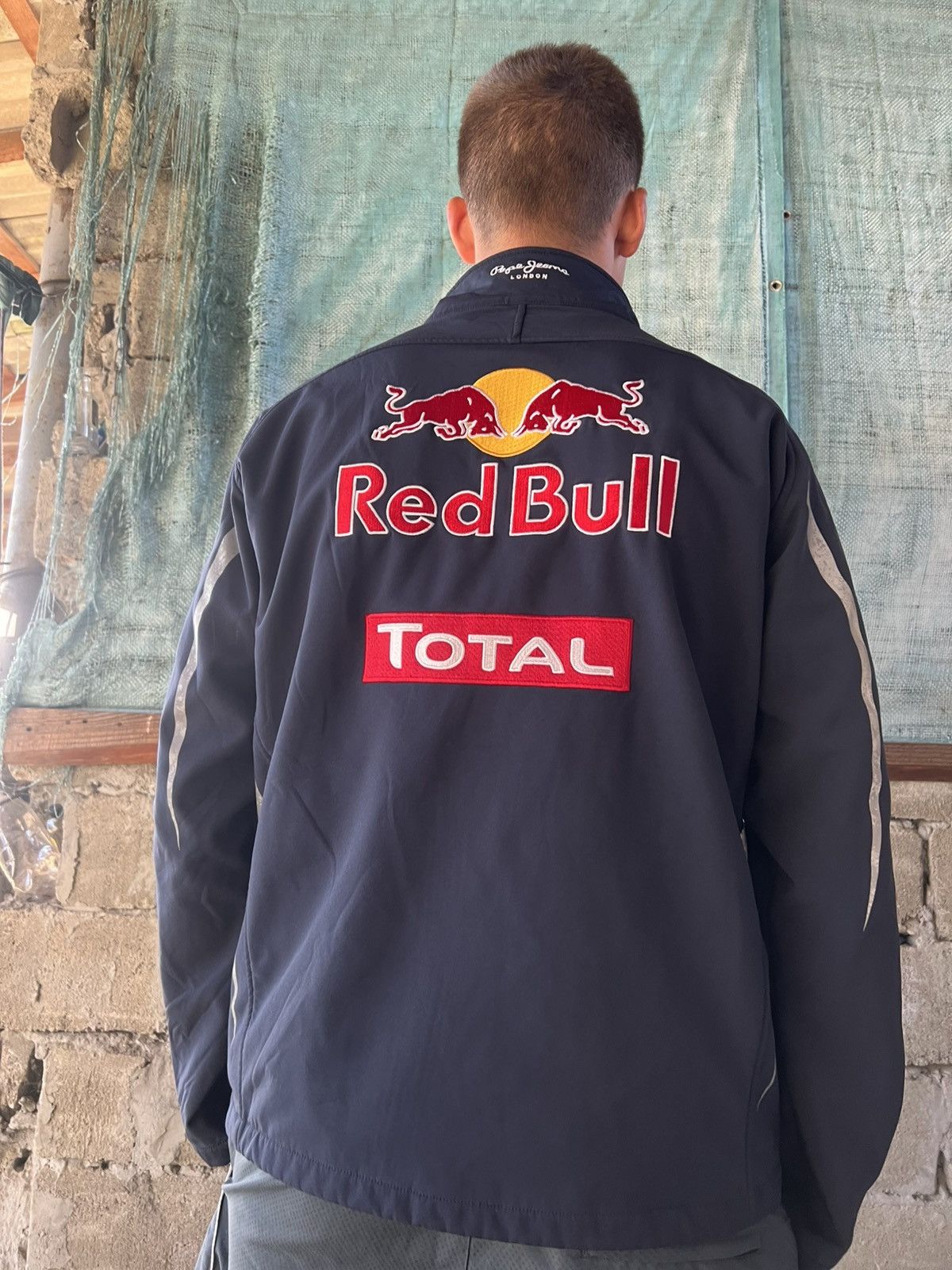 Red Bull 🖤RED BULL TEAM FORMULA 1 F1 ONE RACING JACKET SIZE L Size US L / EU 52-54 / 3 - 1 Thumbnail