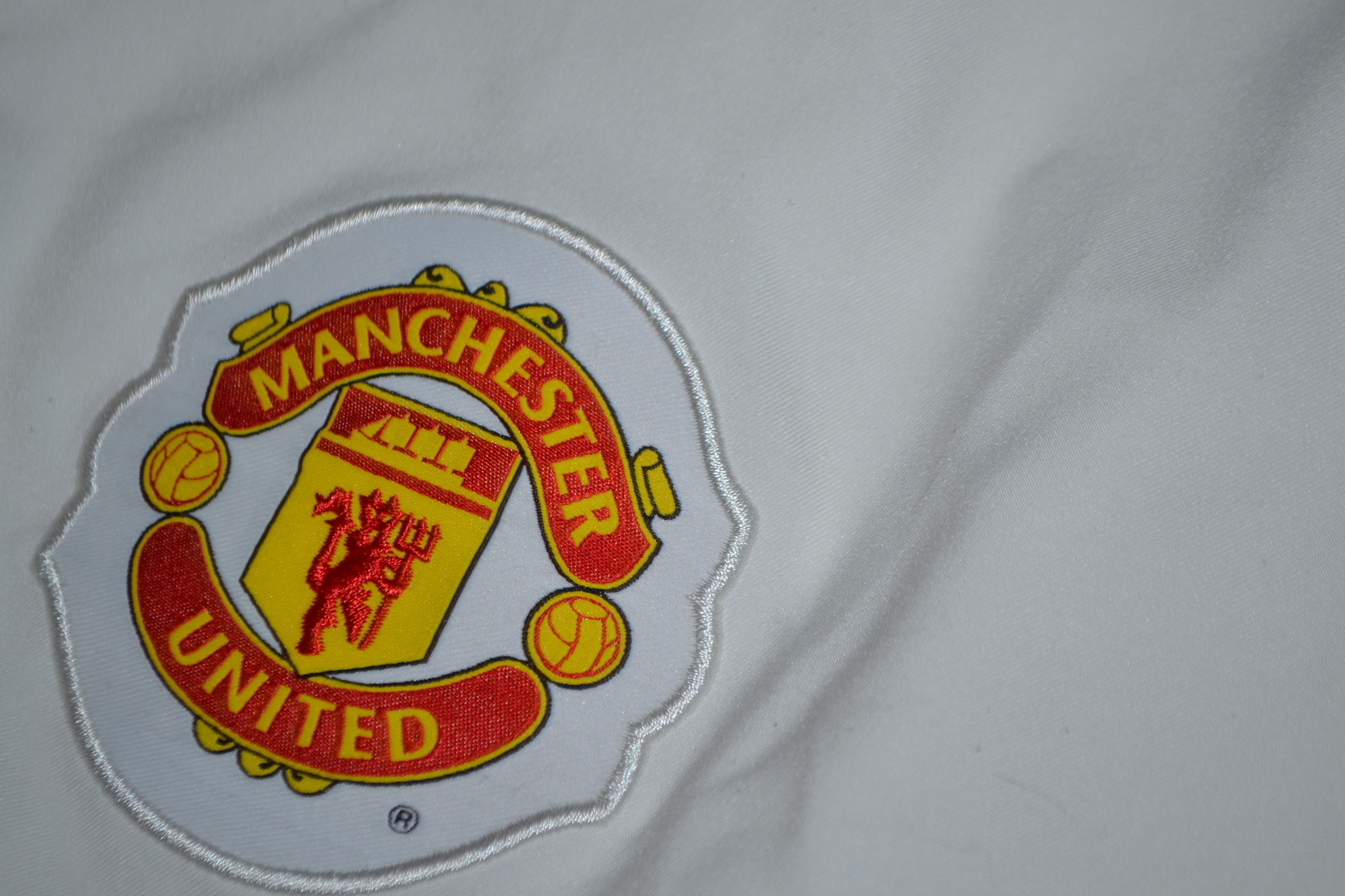 Nike Manchester United Home 2009 2010 Football Shorts Soccer Size US 30 / EU 46 - 7 Thumbnail