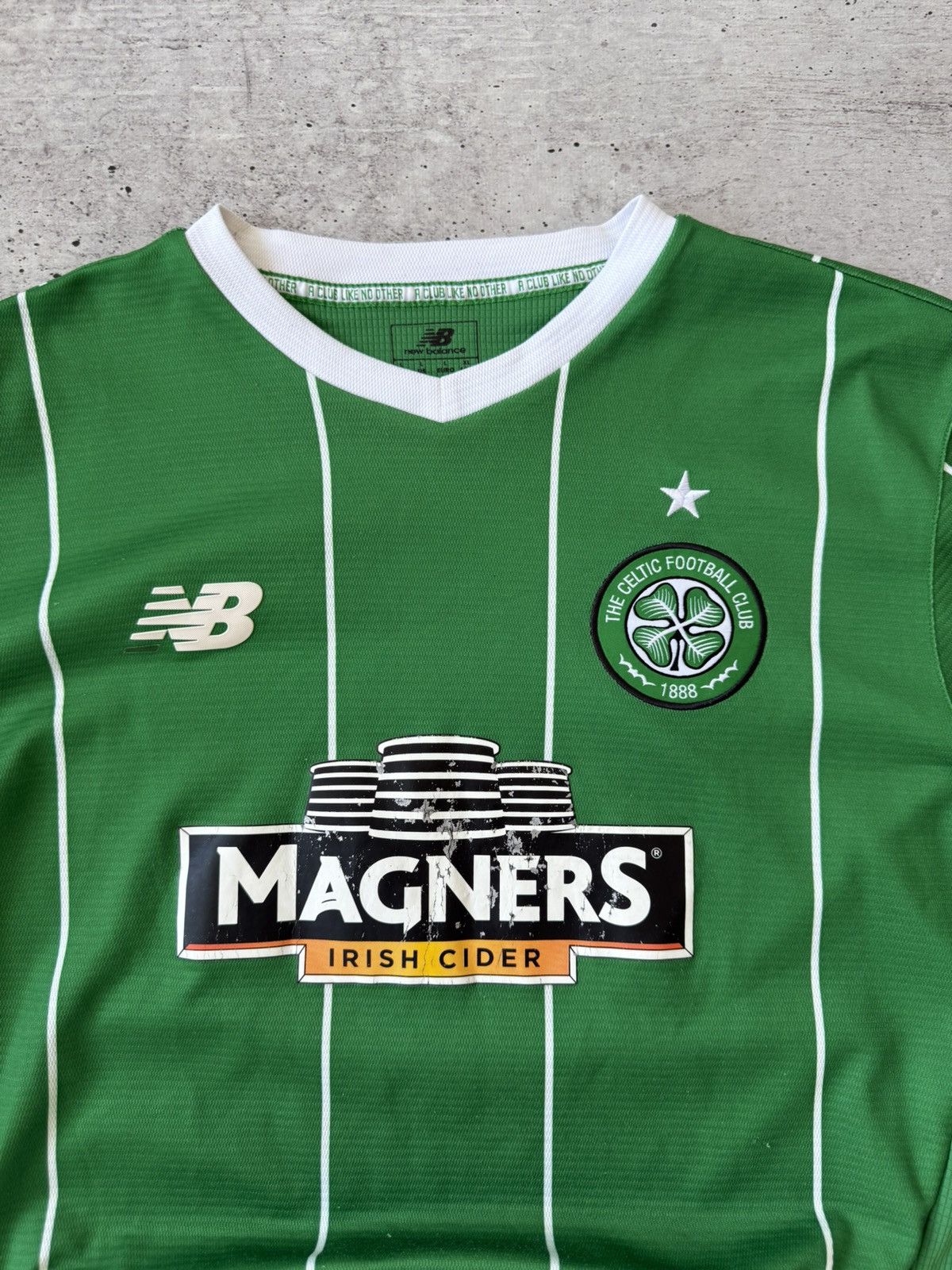 New Balance New Balance Celtic 2015/2016 Away Jersey Size US L / EU 52-54 / 3 - 9 Thumbnail