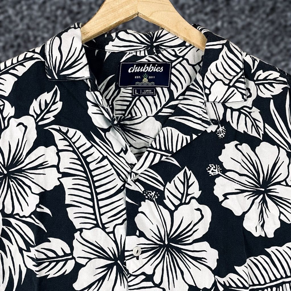 Chubbies Chubbies Shirt Men Large Black White Floral Hawaiian Camp Loop Collar Aloha T322 Size US L / EU 52-54 / 3 - 1 Thumbnail