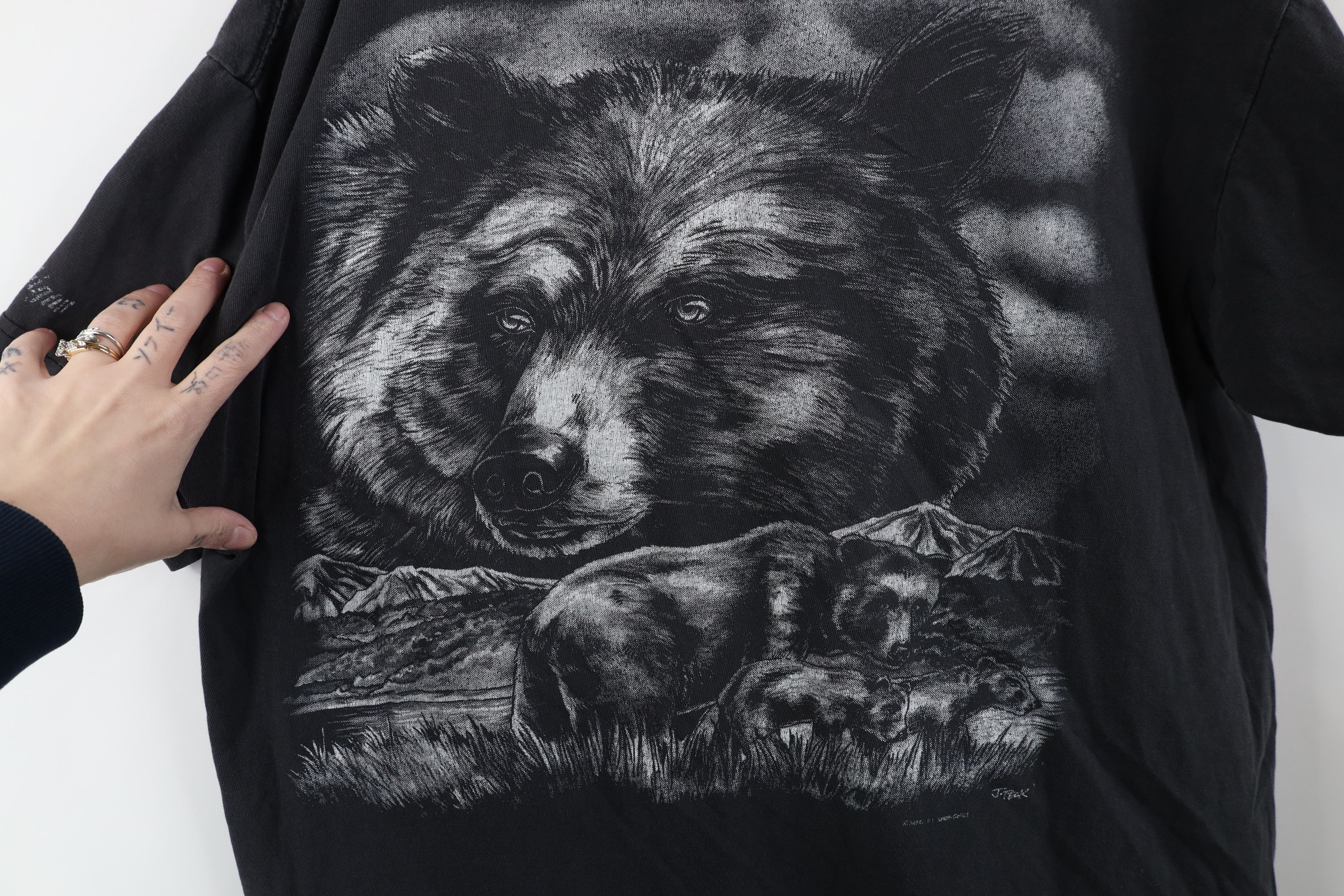 Vintage Vintage 90s Streetwear Michigan Nature T-Shirt Black Cotton Size US L / EU 52-54 / 3 - 13 Thumbnail