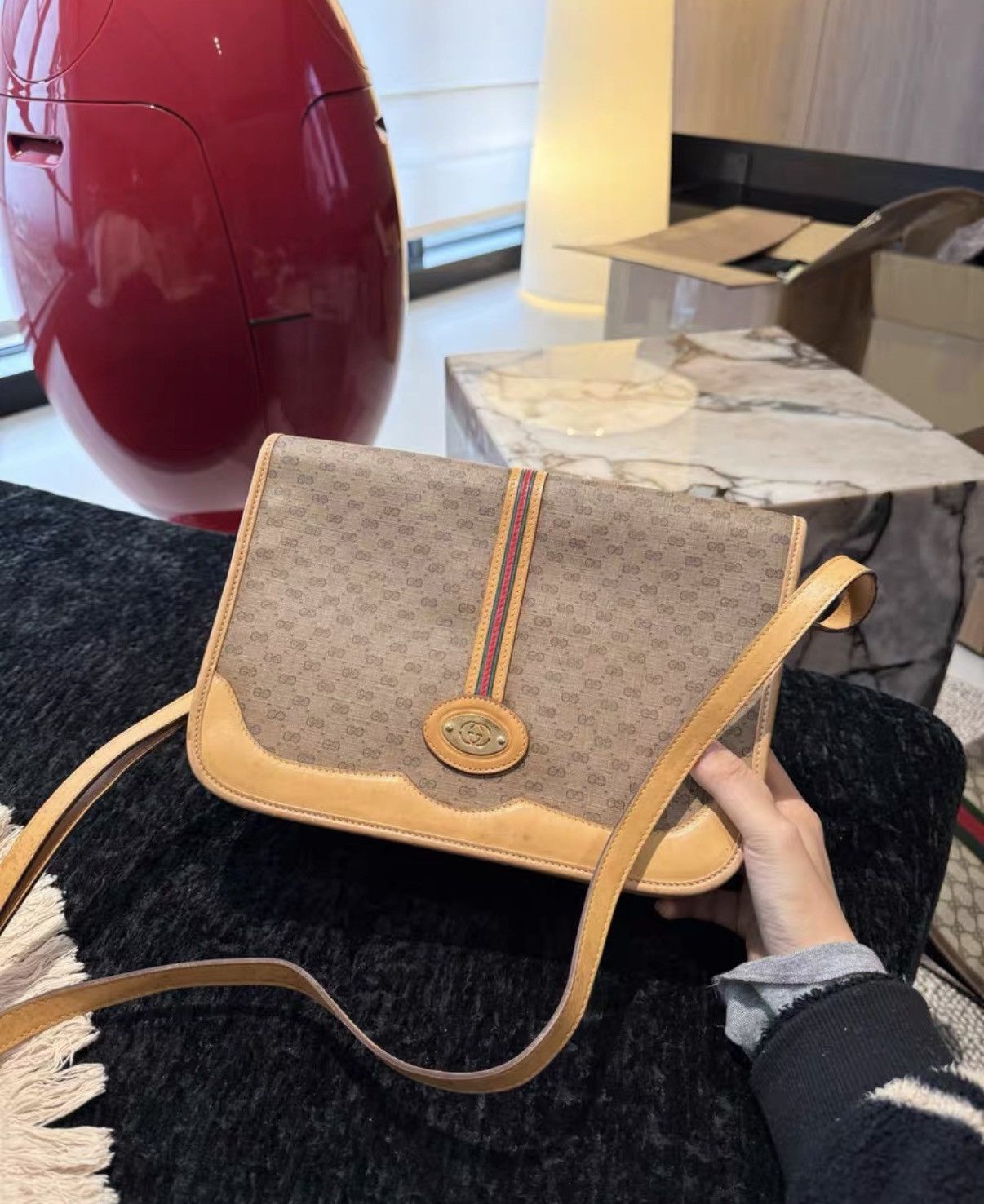 Gucci Gucci Vintage Monogram Crossbody Envelope Messenger Bag J36 Size ONE SIZE - 1 Thumbnail