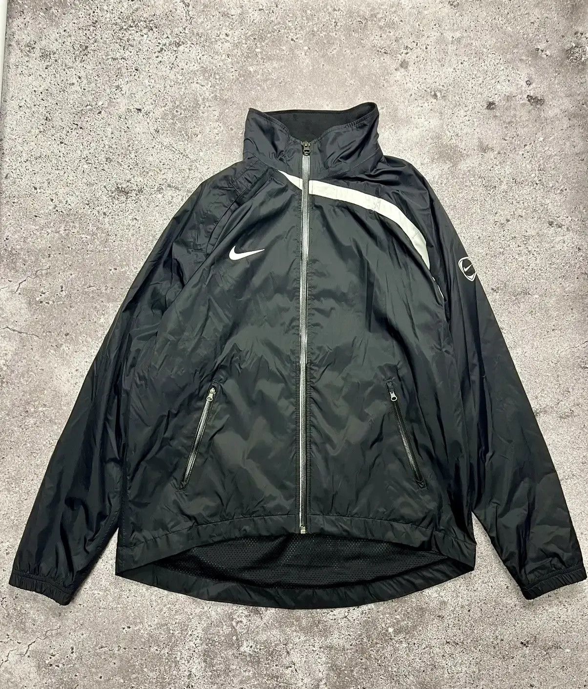 Nike Vintage Nike Black Windbreaker Jacket S White Swoosh Size US S / EU 44-46 / 1 - 1 Thumbnail