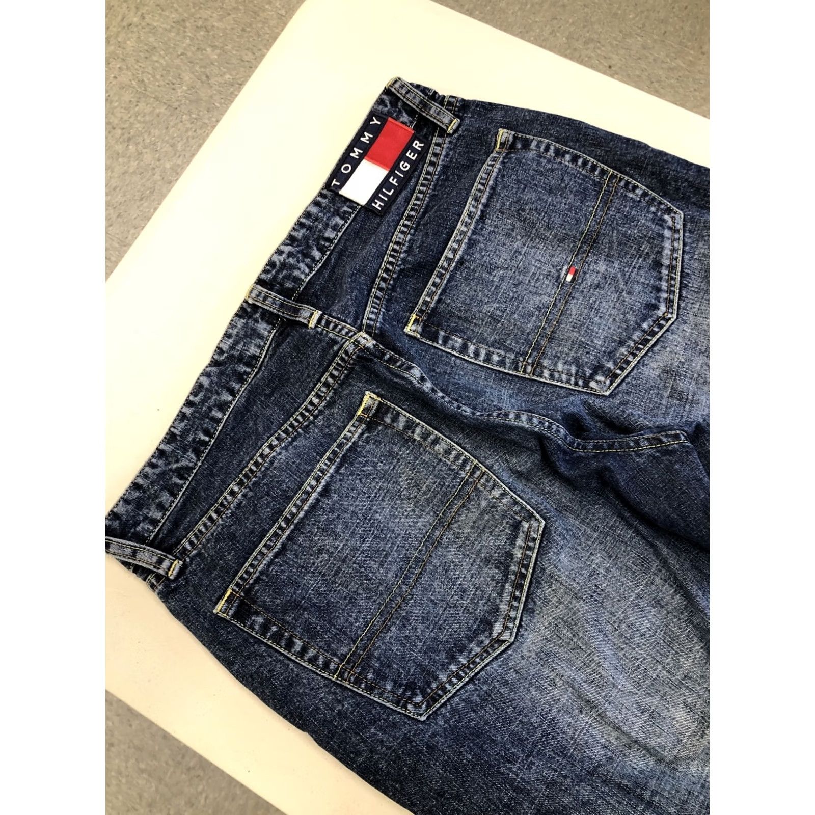 Tommy Hilfiger VINTAGE 90s Tommy Hilfiger Men Jeans 100% Cotton Denim Big Logo Size 34x25 Blue Size US 34 / EU 50 - 5 Thumbnail