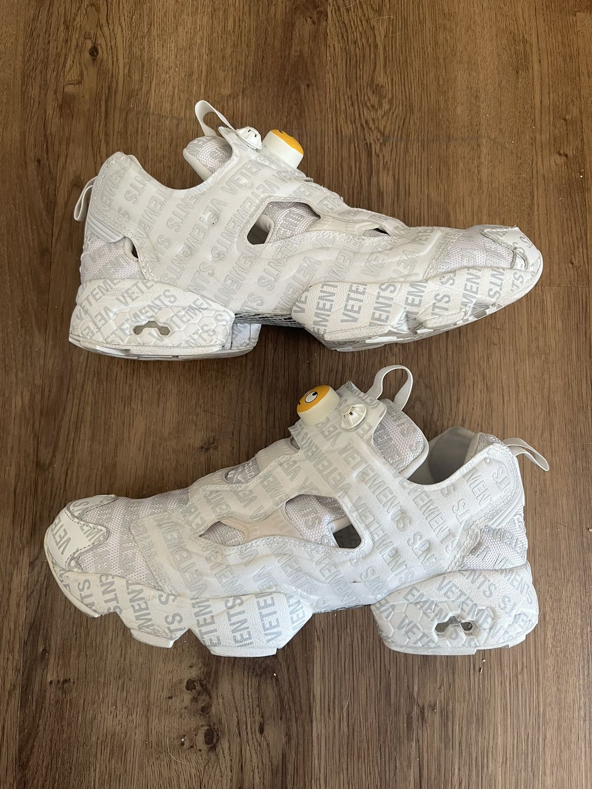 Vetements SS18 Vetements Reebok emoji pump fury | Grailed