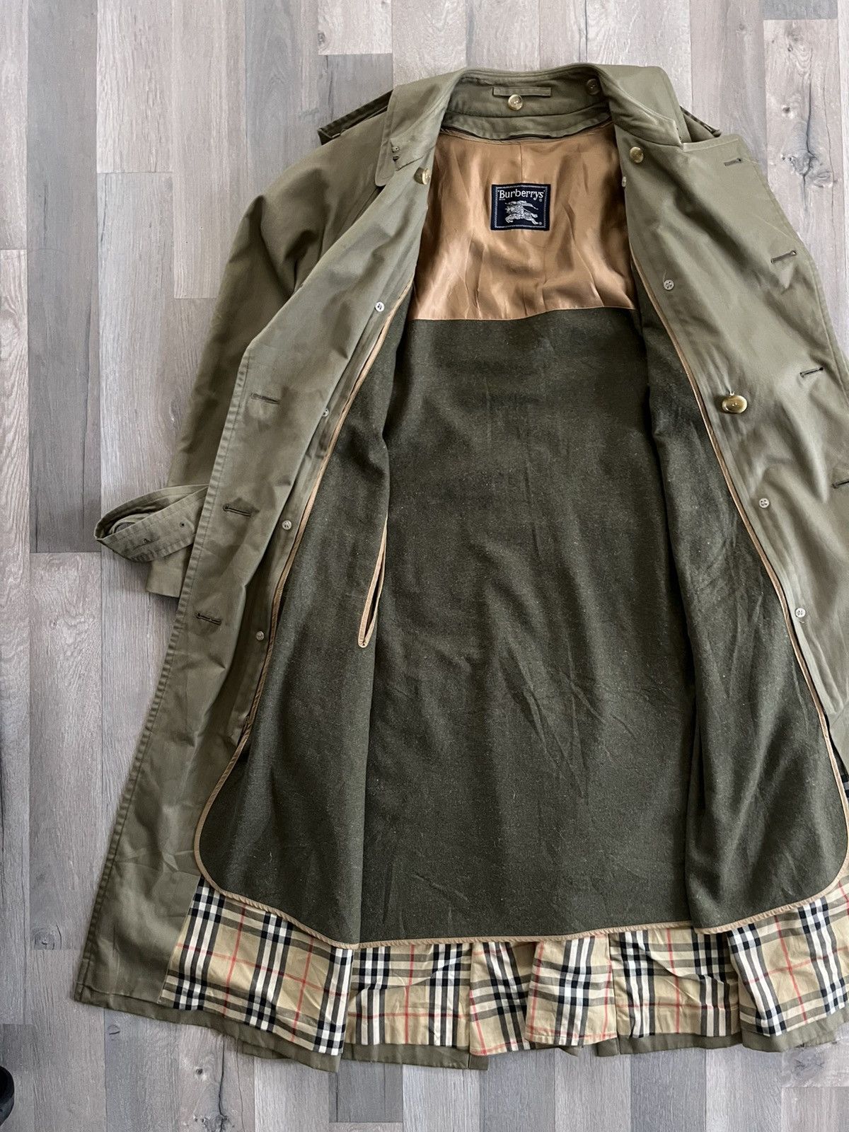 Burberry Vintage Burberry Lined Double Breasted Trench Coat Size US L / EU 52-54 / 3 - 3 Thumbnail