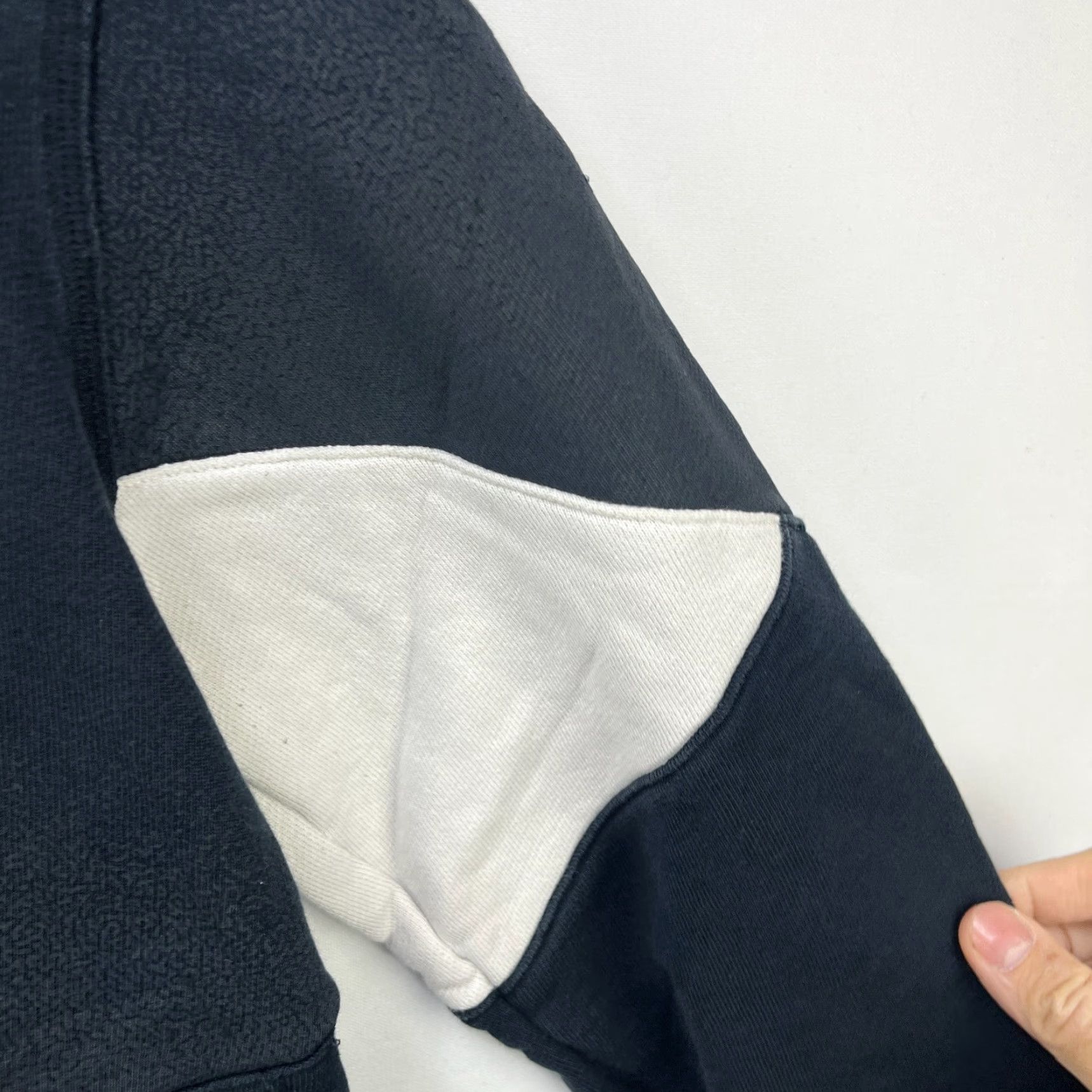 Nike VINTAGE Nike Sweatshirt Swoosh Air Womens Large Black Pullover 90s Size L / US 10 / IT 46 - 5 Thumbnail