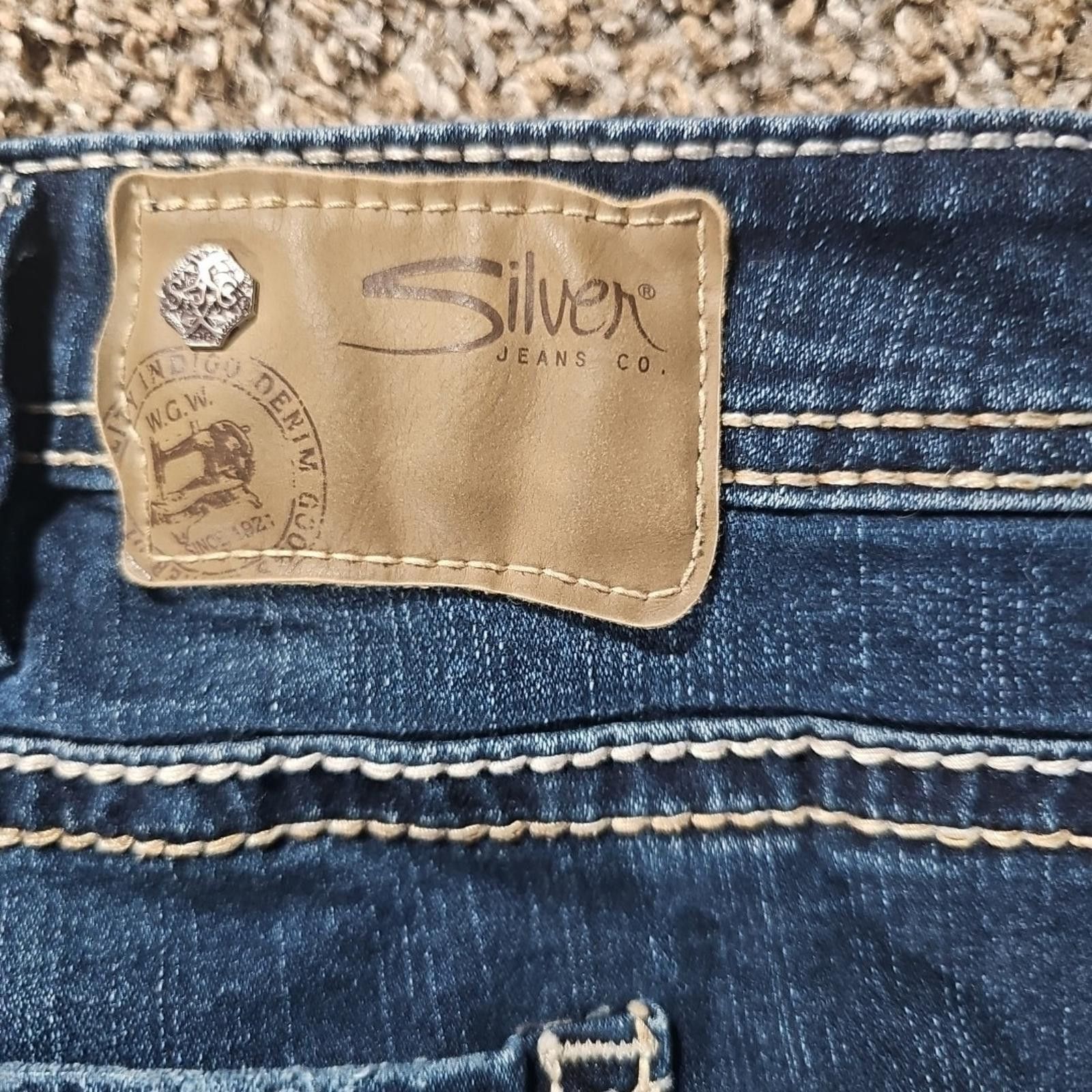 Silver Jeans Co. Silver Jeans Suki Fluid Denim Mid Capri Jeans 24/22½ Size 24" / US 00 / IT 34 - 7 Thumbnail