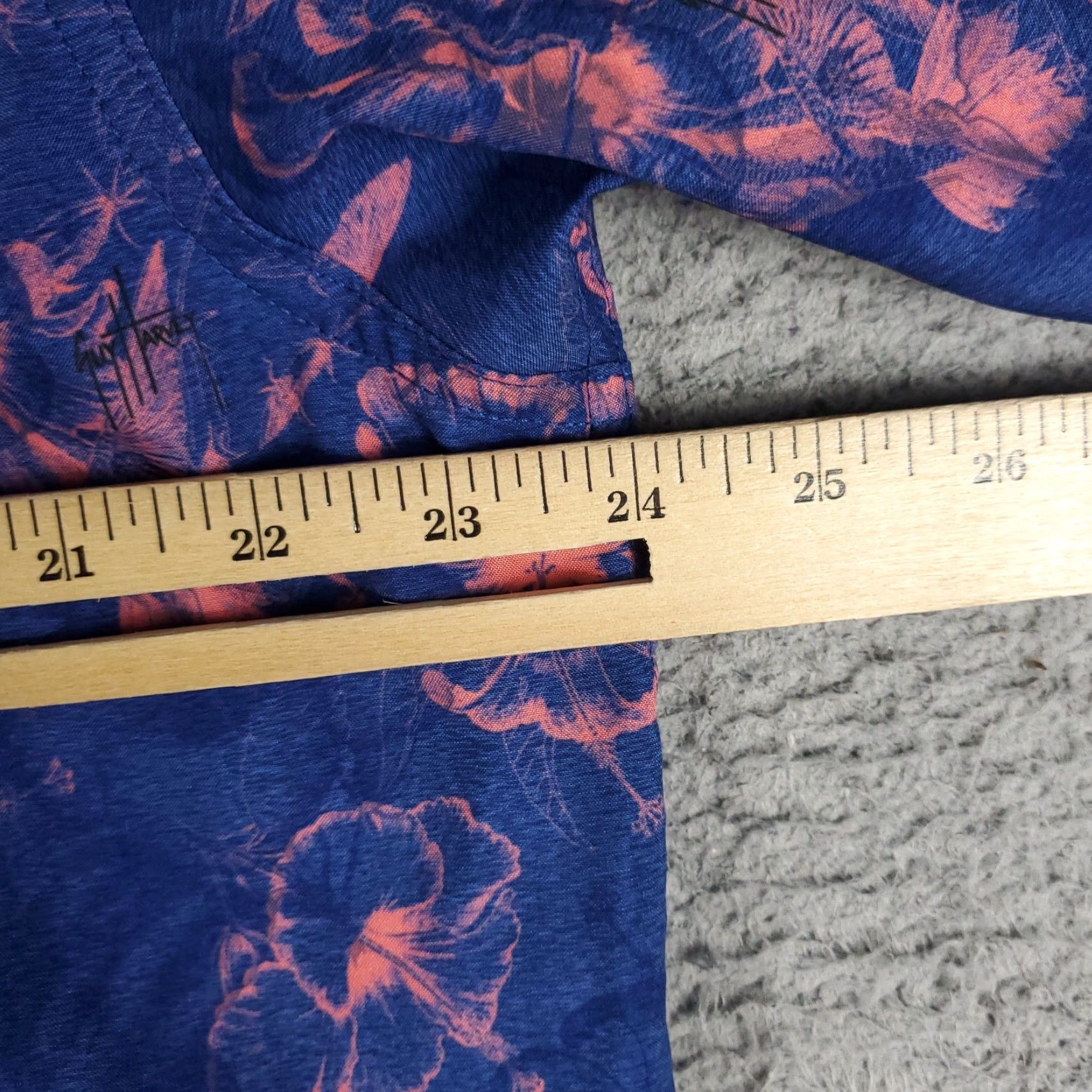 Guy Harvey Guy Harvey Shirt Mens Large Blue Floral Hibiscus Print Vented Short Sleeve Shirt Next to Blue Floral Pattern Button-Up Mens L Public Size US L / EU 52-54 / 3 - 5 Thumbnail