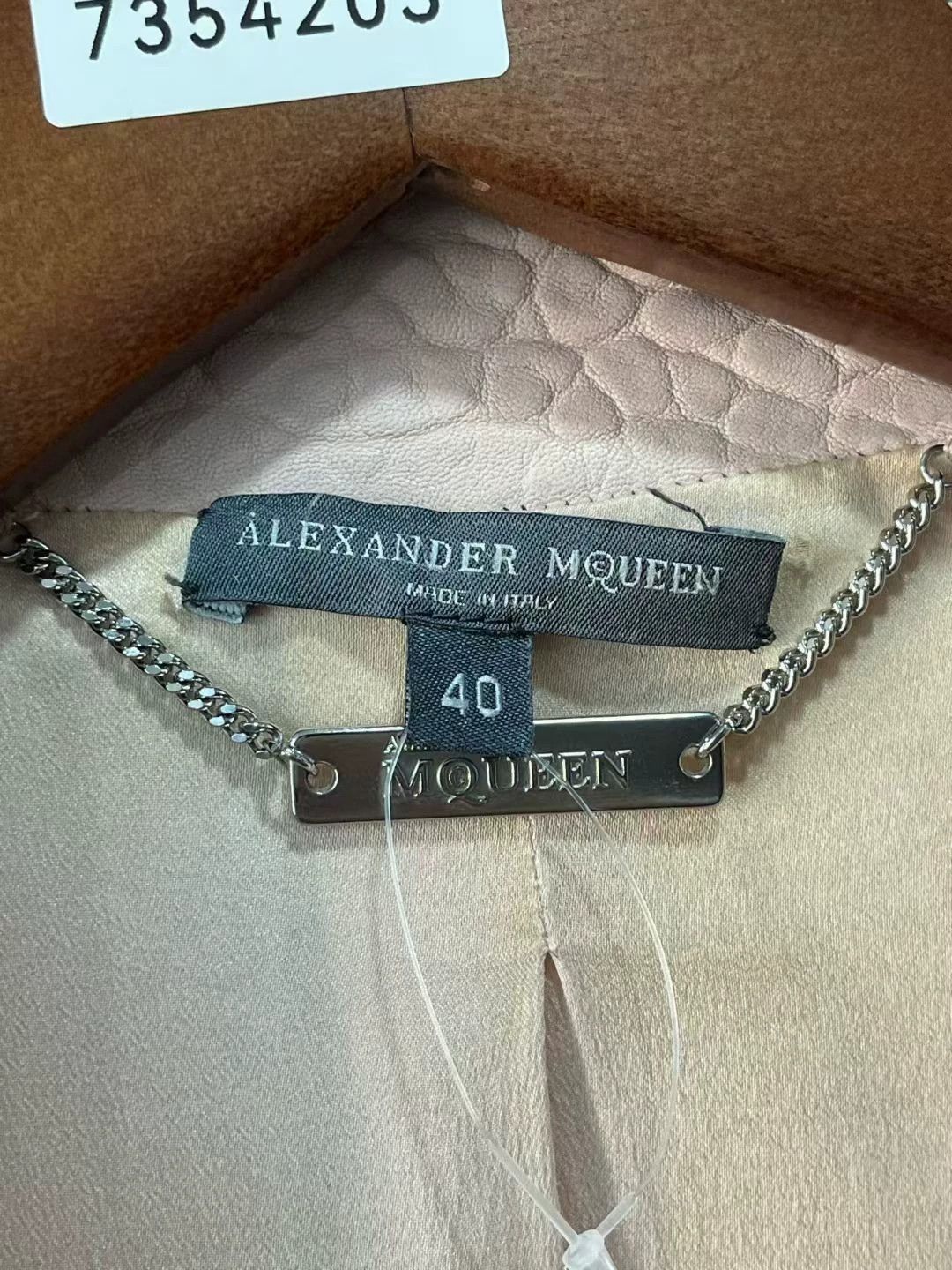 Alexander McQueen Alexander McQueen embossed motorcycle leather jacket Size S / US 4 / IT 40 - 5 Thumbnail