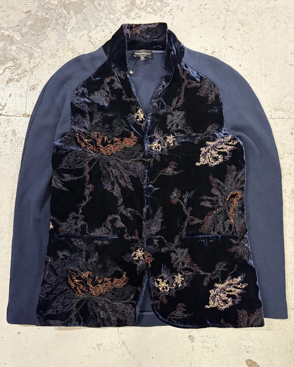 Emporio Armani AW2018 Emporio Armani Navy Velvet Floral Embroidered Hybrid Jacket Size US L / EU 52-54 / 3 - 1 Thumbnail