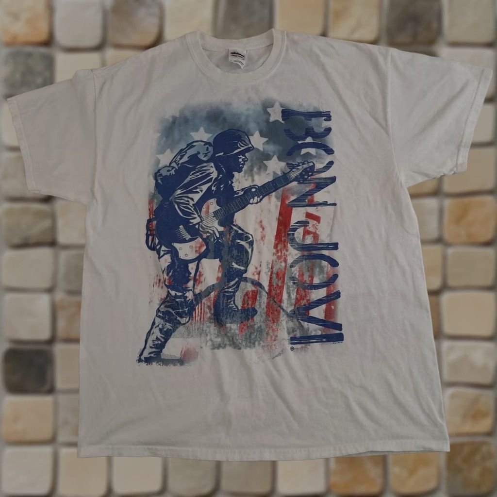 Gildan Vintage Bon Jovi Rock Tour 2013 T-Shirt Because We Can Printed XL EUC Size US XL / EU 56 / 4 - 1 Thumbnail