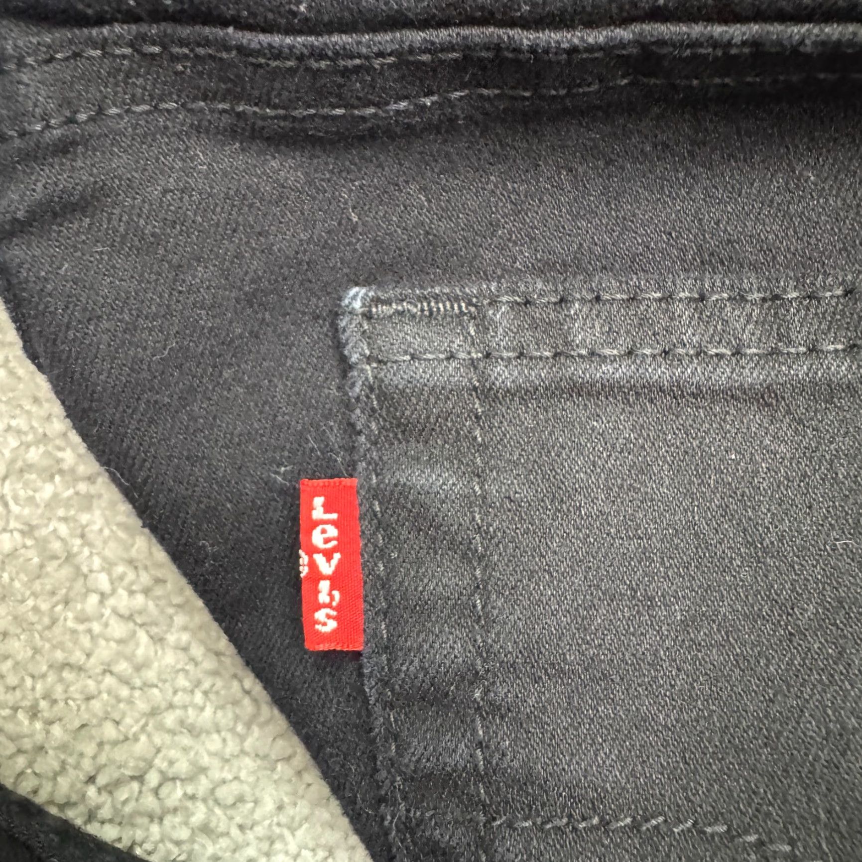 Levi's Levi's 502 Denim Jeans Women's Regular Taper 30x30 Black Dark Wash Mid Rise 18 Women's Jeans Size 40" / US 18 - 6 Thumbnail