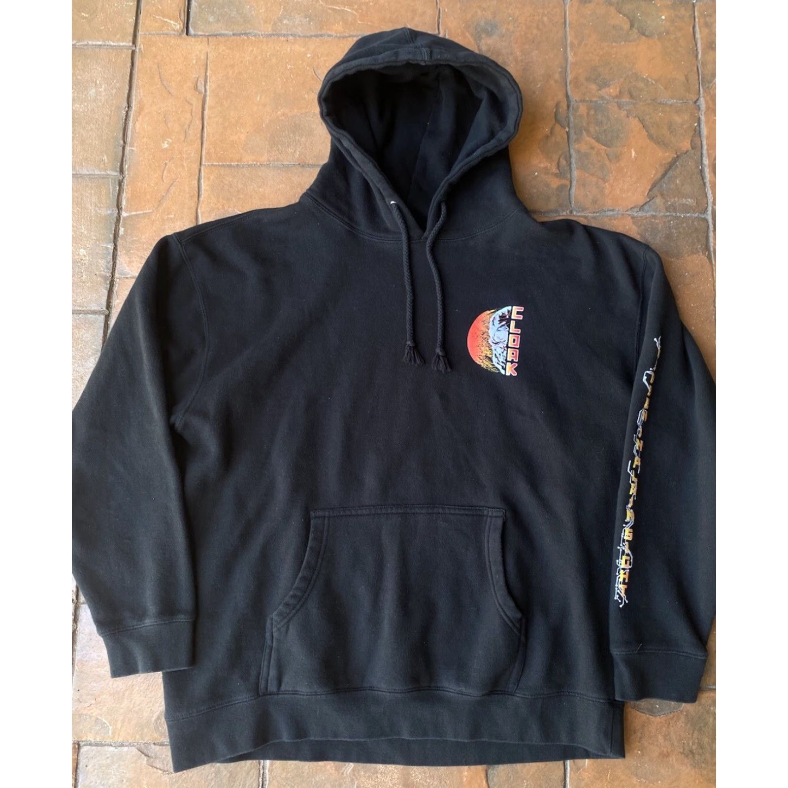 Vintage Cloak Hoodie XL Black Skull Graphic Pullover Sweatshirt Men Regular Crew Neck Size US XL / EU 56 / 4 - 2 Thumbnail