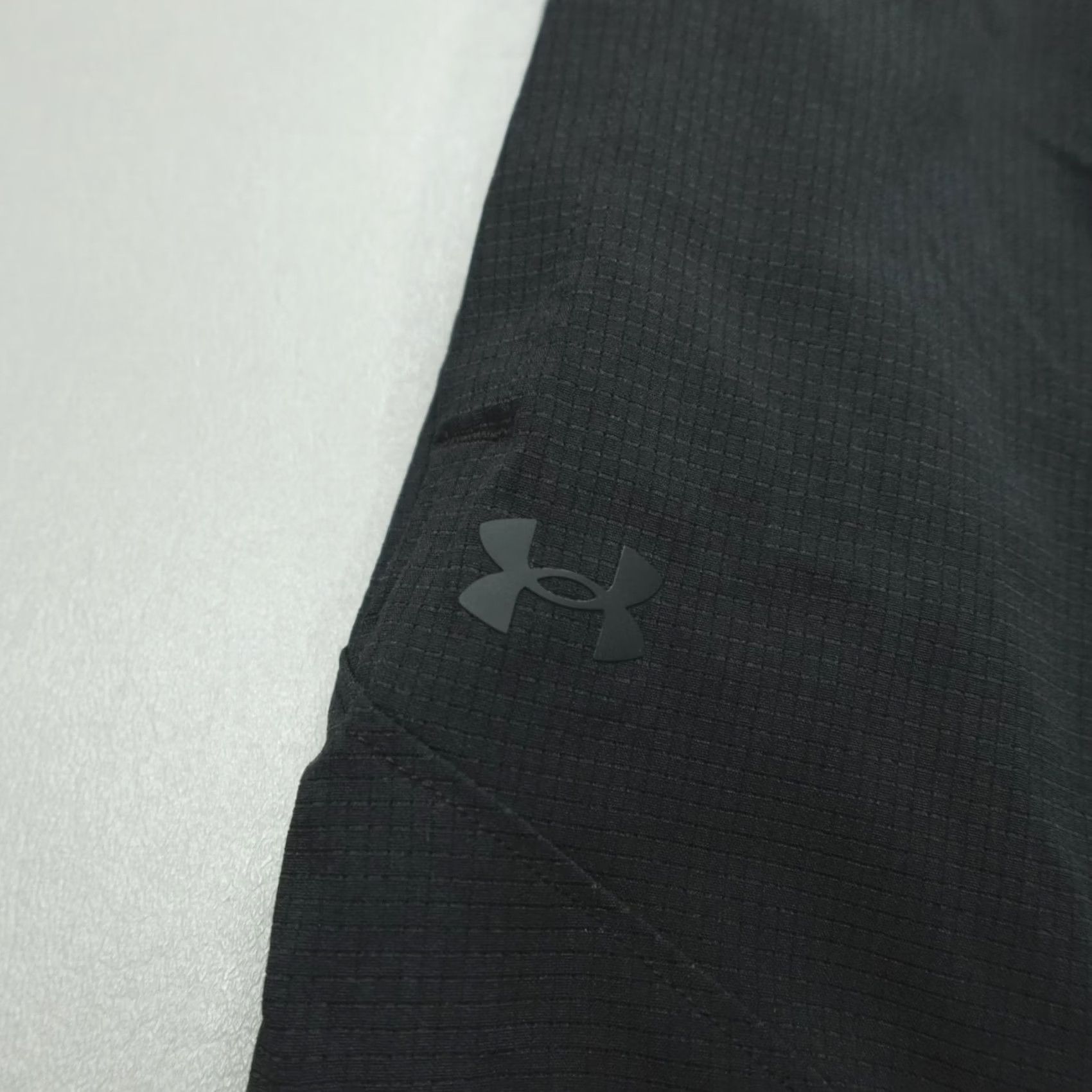 Under Armour Under Armour Unstoppable Vented Tapered Pants Men's 2XL Black Athletic Jogger Warmups Activewear 30 in Inseam Sports Gym Training Mens Size US 39 - 2 Thumbnail
