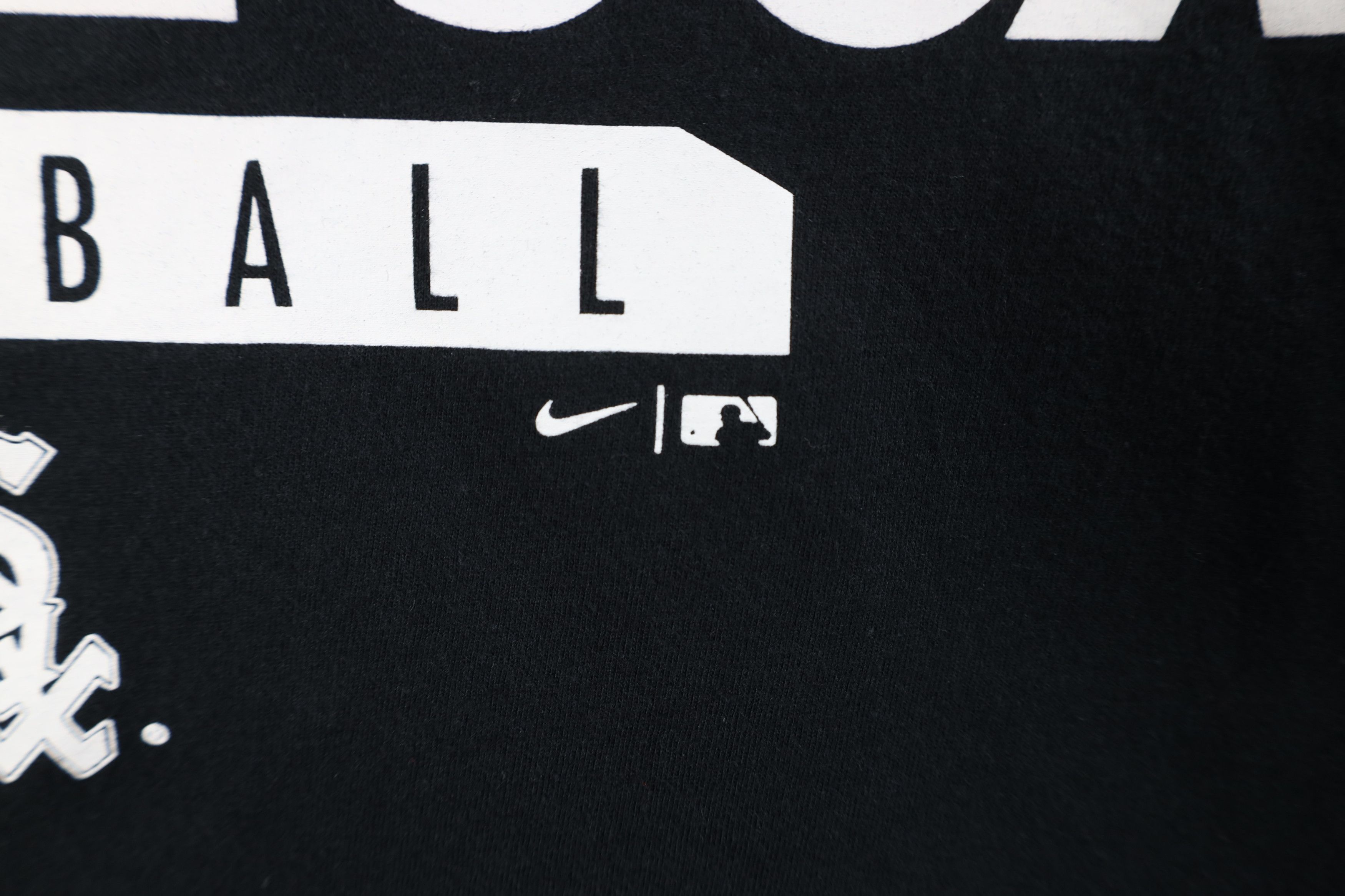 Nike Y2K Nike Center Swoosh Chicago White Sox Baseball T-Shirt Size US XL / EU 56 / 4 - 5 Thumbnail