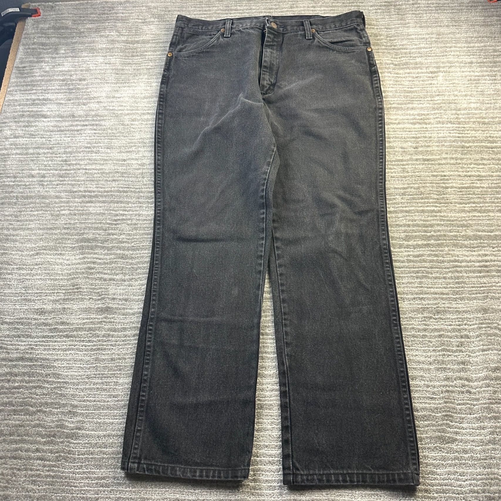 Wrangler VINTAGE Wrangler Jeans Mens 34x30 Black Denim Pants USA Made Jeans 90s Mens Regular 34 30 Black Cotton Denim 5-Pocket Design Button Zip Size US 34 / EU 50 - 2 Thumbnail