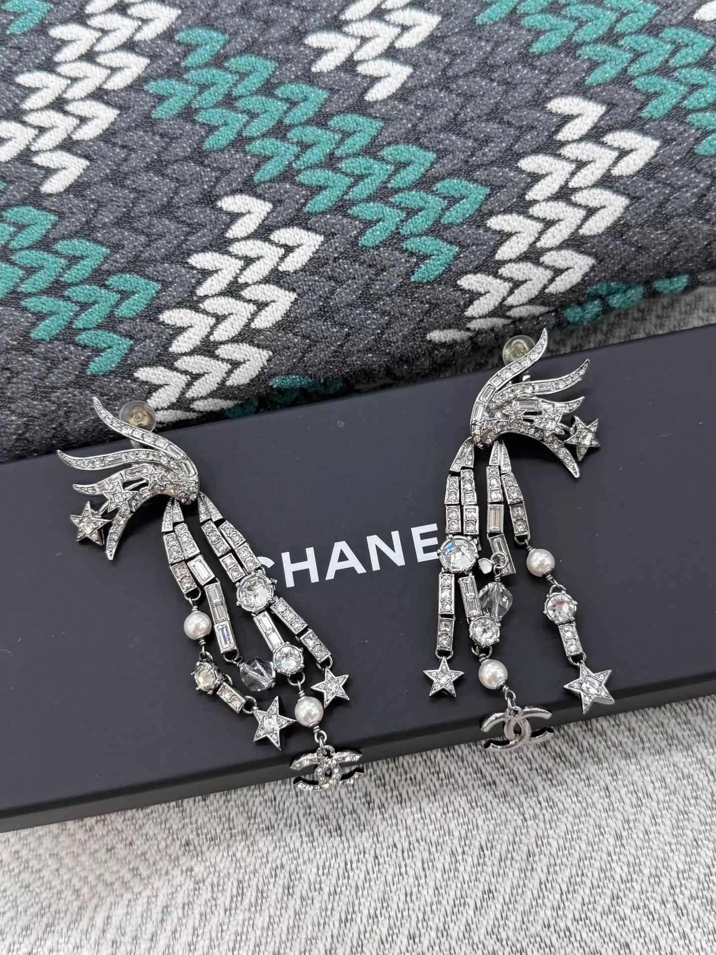 Chanel Chanel Comet Rhinestone Tassel Earclips Well-Crafted Size ONE SIZE - 1 Thumbnail