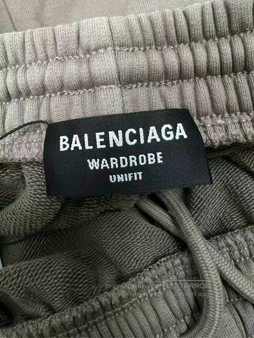 Balenciaga balenciaga embroidered logo shorts in beige. Size US 26 / EU 42 - 4 Thumbnail