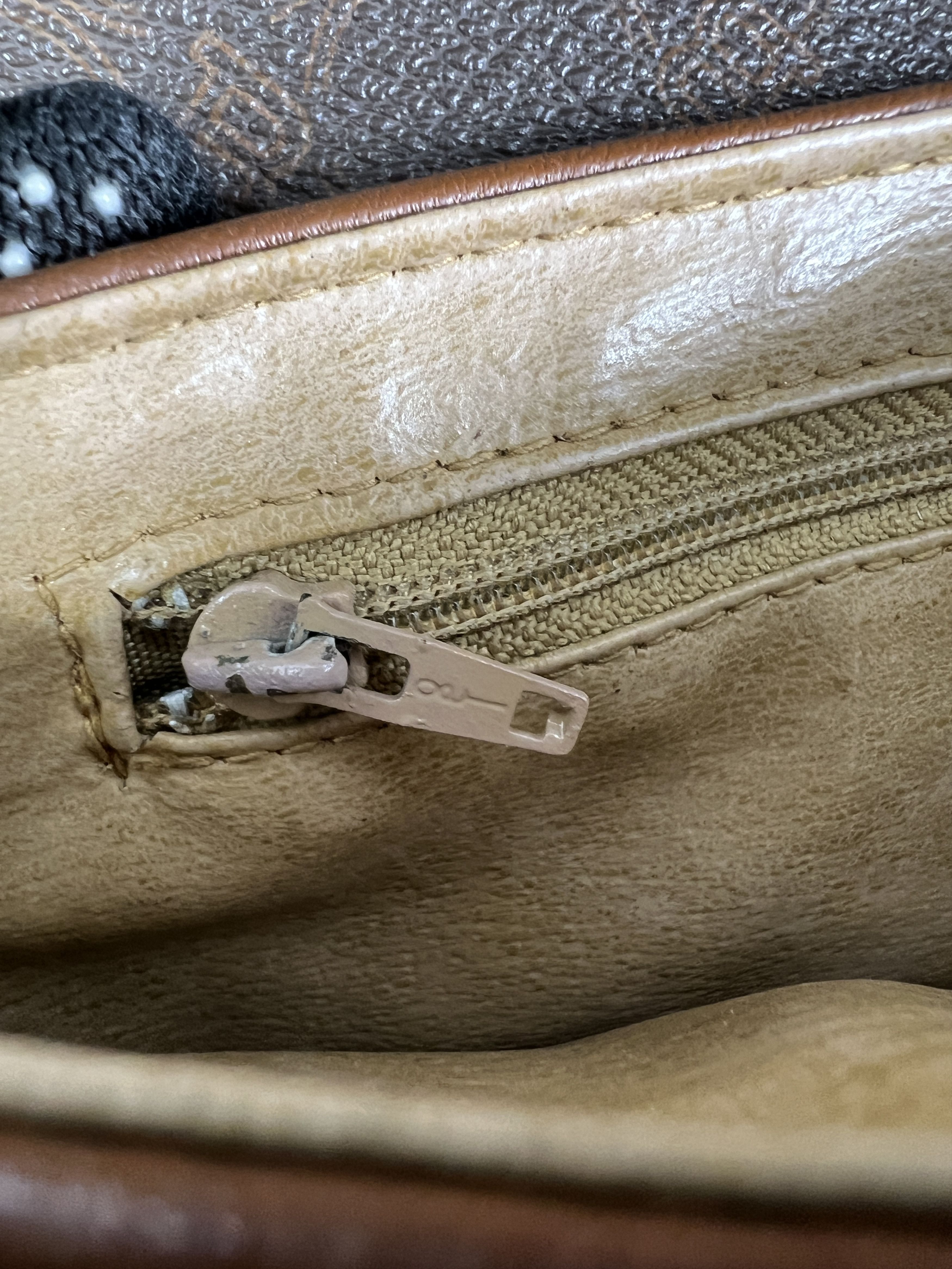 Bally Bally Leather Shoulder Bag Size ONE SIZE - 8 Thumbnail