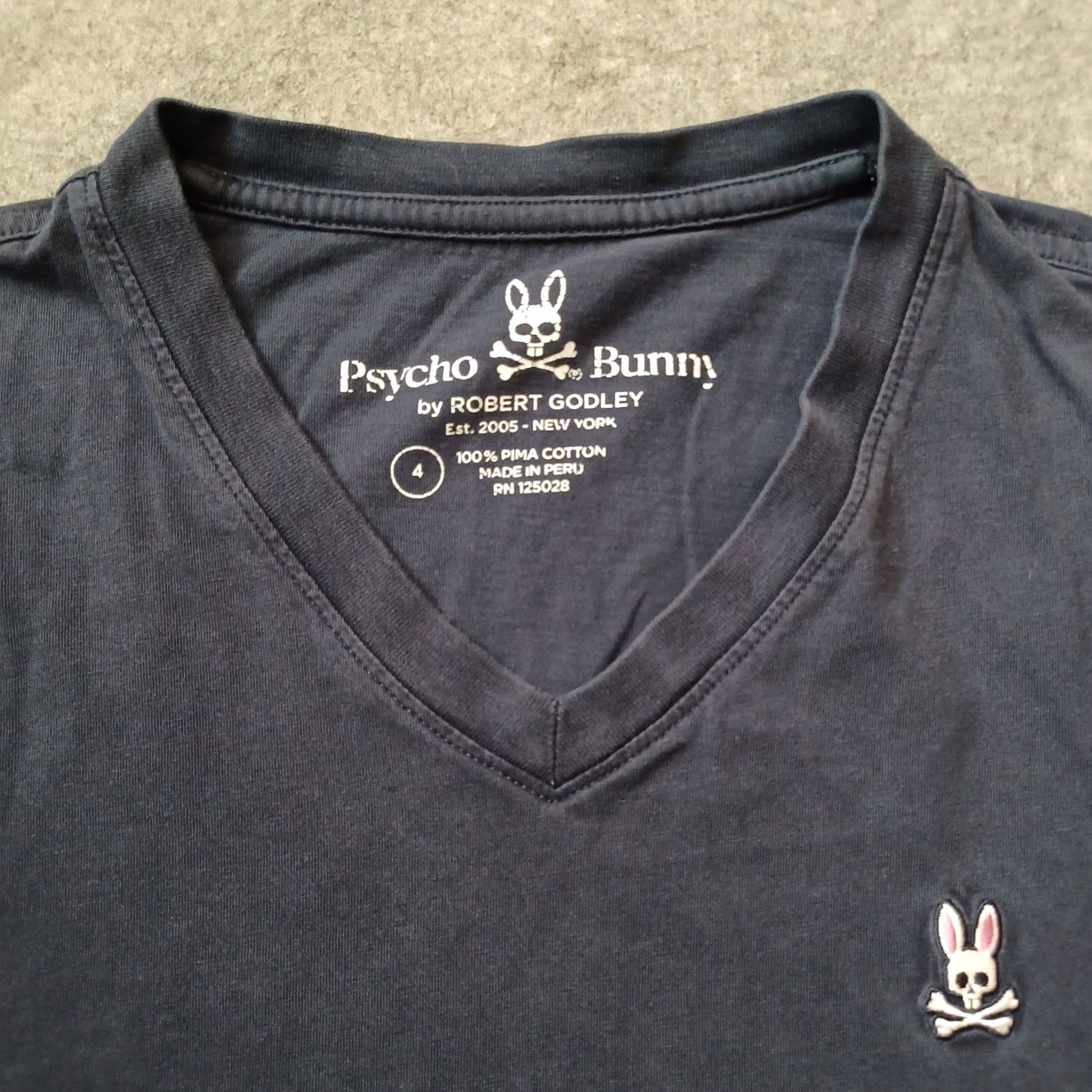 Psycho Bunny Psycho Bunny Tee Mens 4 Medium Navy Logo Short Sleeve V-Neck T-Shirt Blue Cotton Knit Size US M / EU 48-50 / 2 - 6 Thumbnail