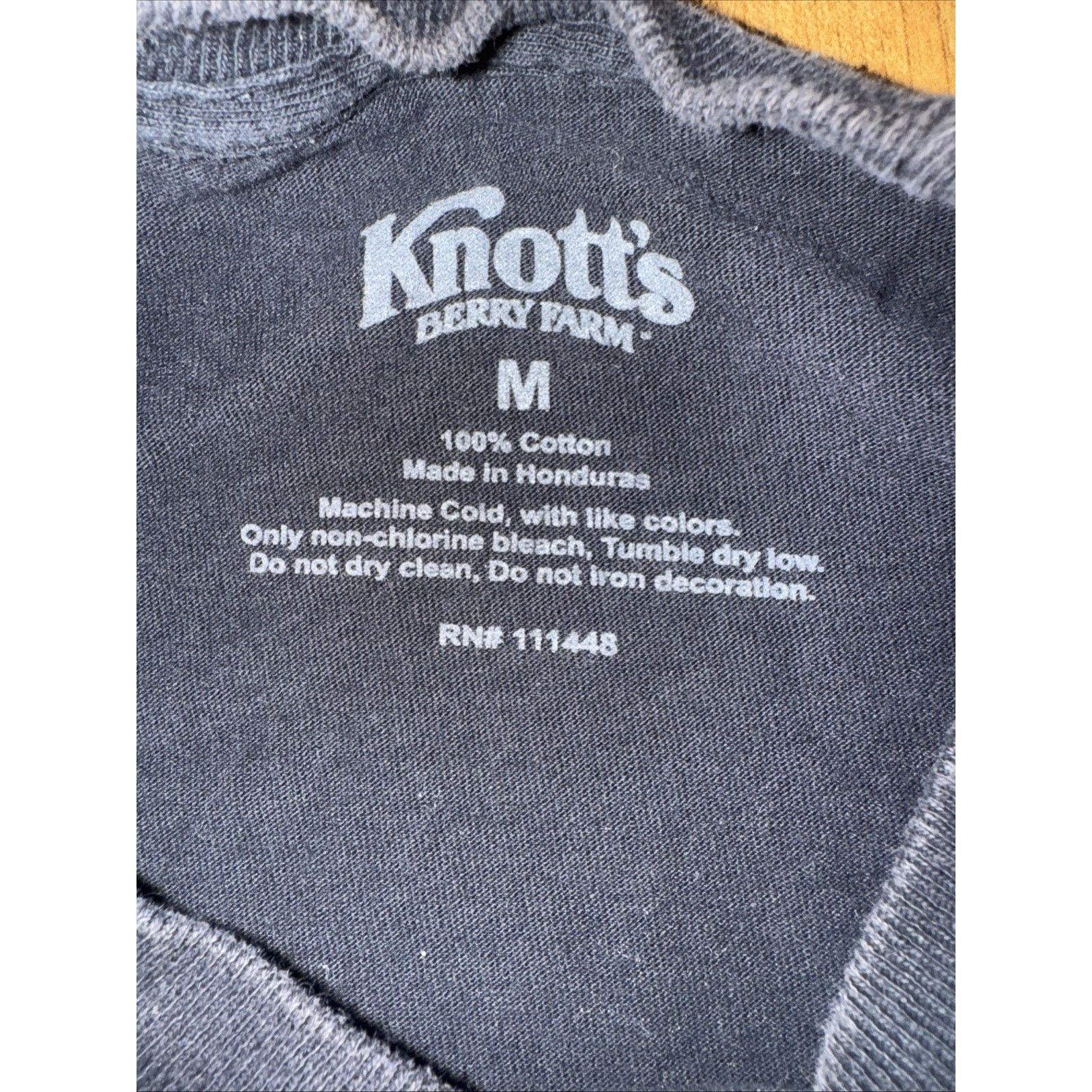 Vintage Knott’s Scary Farm T-Shirt Black M 18x26 Haunted Maze Horror Size US M / EU 48-50 / 2 - 4 Thumbnail