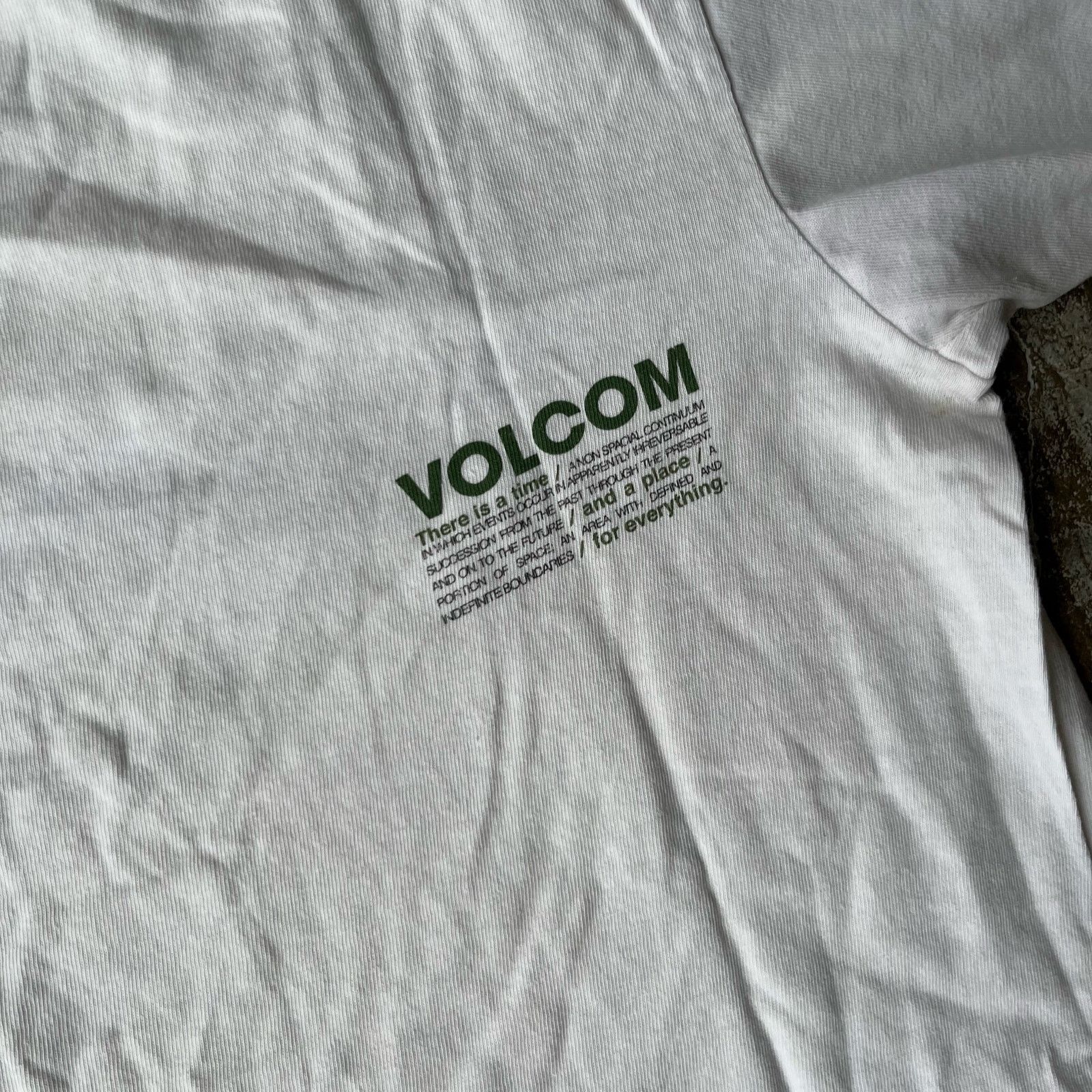 Vintage VINTAGE VOLCOM WHITE SHIRT 00S MEDIUM Y2K 00S GRUNGE Size US M / EU 48-50 / 2 - 6 Thumbnail