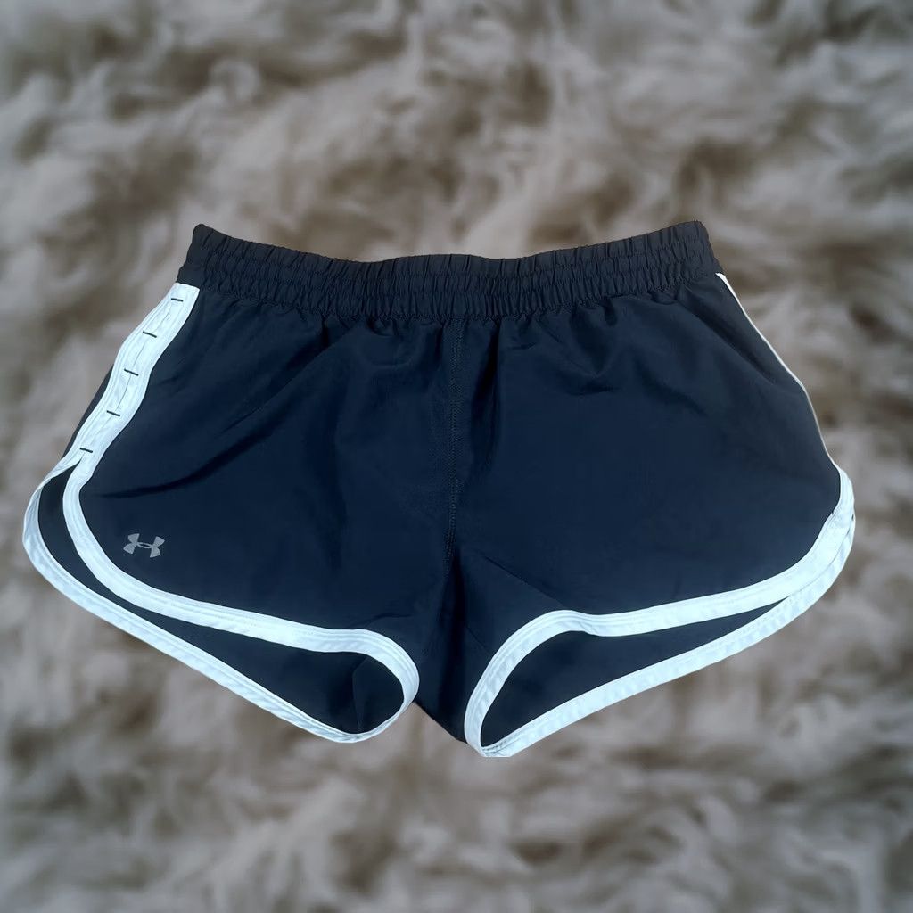 Under Armour Under armour Shorts Womens SM Fitted Heatgear Athletic Running Cross Training Size 28" / US 6 / IT 42 - 1 Thumbnail