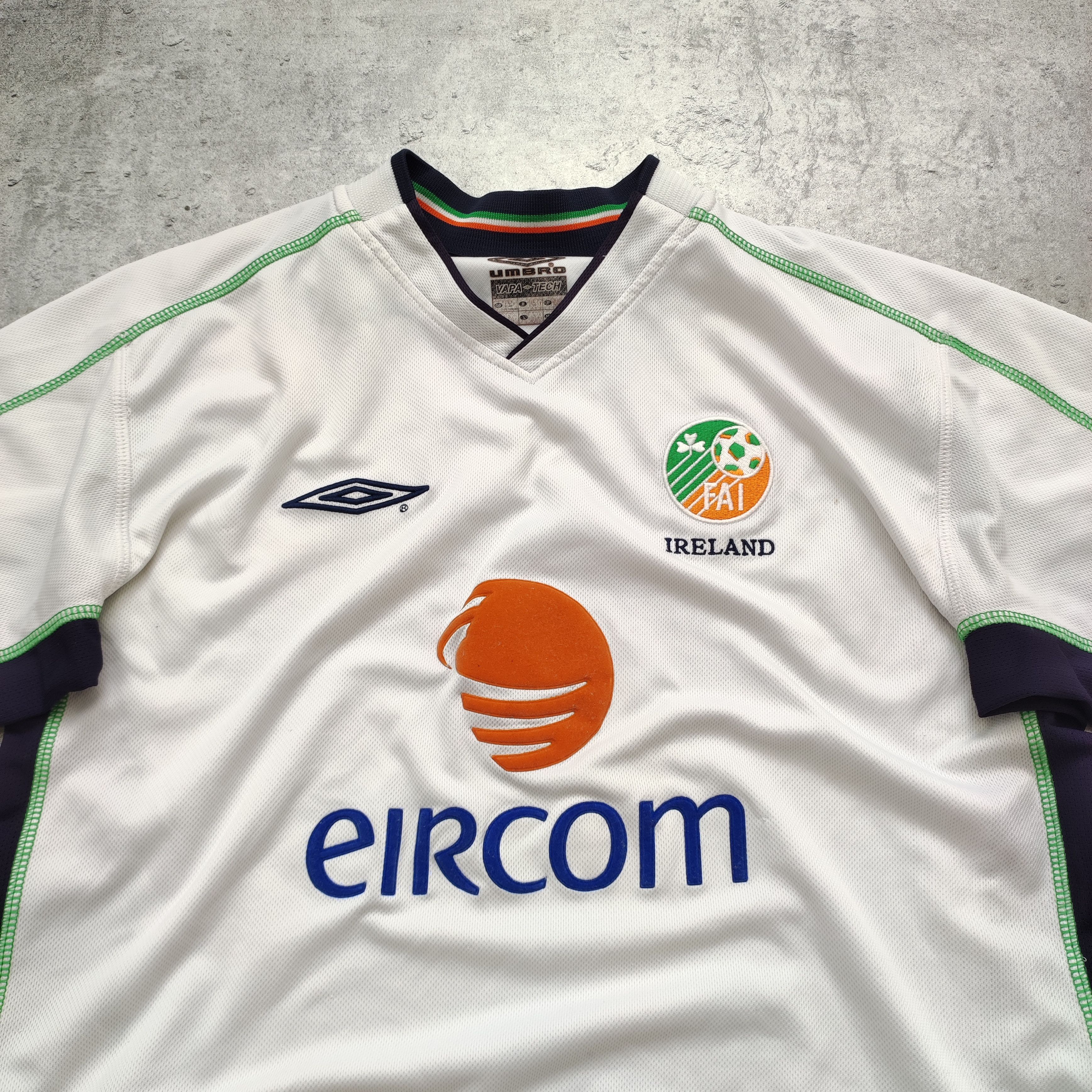 Umbro × Vintage Vintage RARE World Cap 2002 Ireland Away Umbro Jersey Size US L / EU 52-54 / 3 - 4 Thumbnail