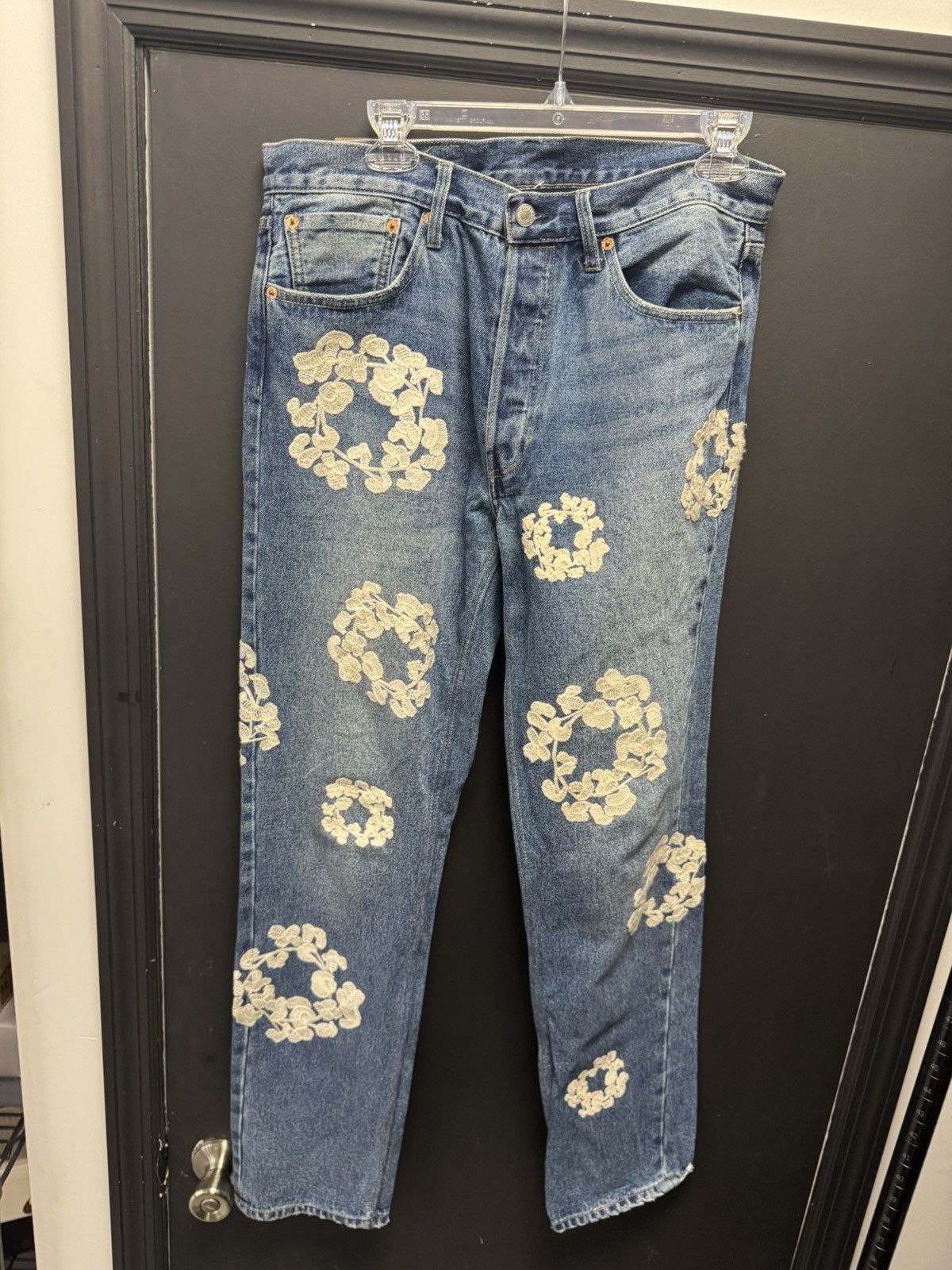 DENIM TEARS Denim Tears Chain Stitched Cotton Wreath Embroidered Jeans Size US 32 / EU 48 - 1 Thumbnail