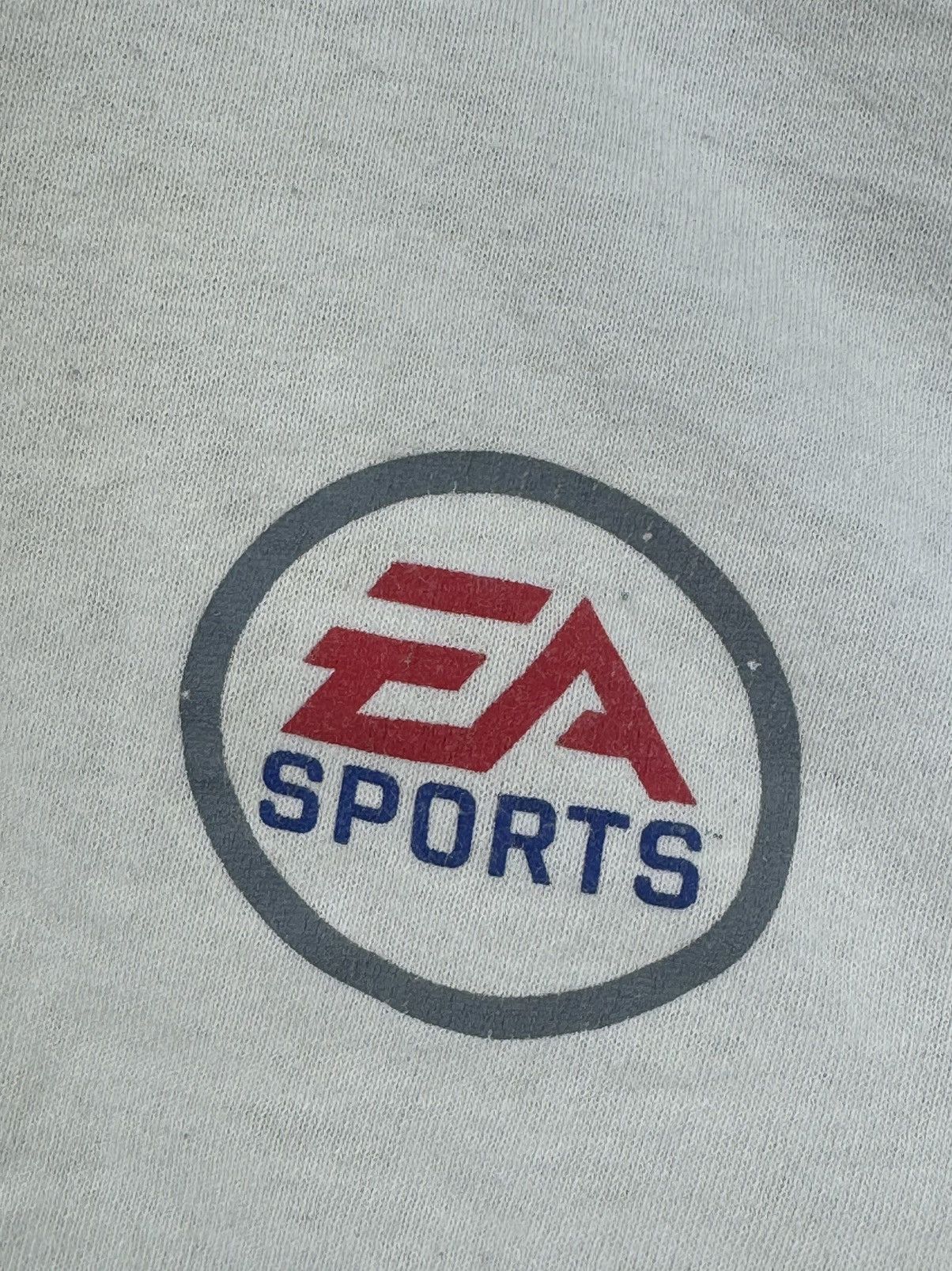 Grailed × Vintage 90’s EA Sports vintage white/red big logo t-shirt tee Apple Size US M / EU 48-50 / 2 - 13 Thumbnail