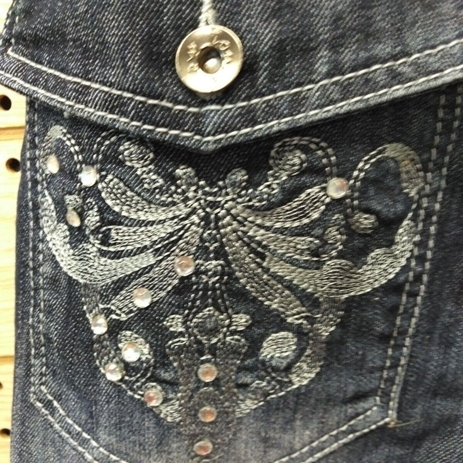 Other Touch Me Jeans Womans Capri Size 16. Destressed Size 38" / US 16 / IT 52 - 8 Thumbnail