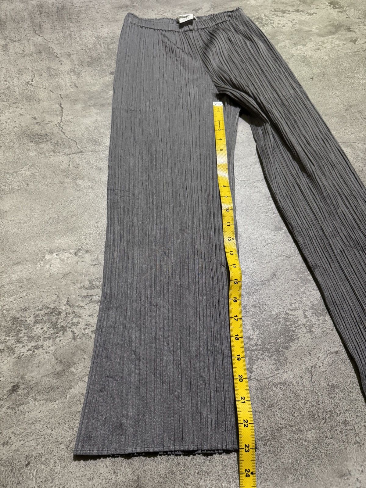 Pleats Please Issey Miyake Pleats Please Issey Miyake Charcoal Grey Trouser Size 24" / US 00 / IT 34 - 8 Thumbnail