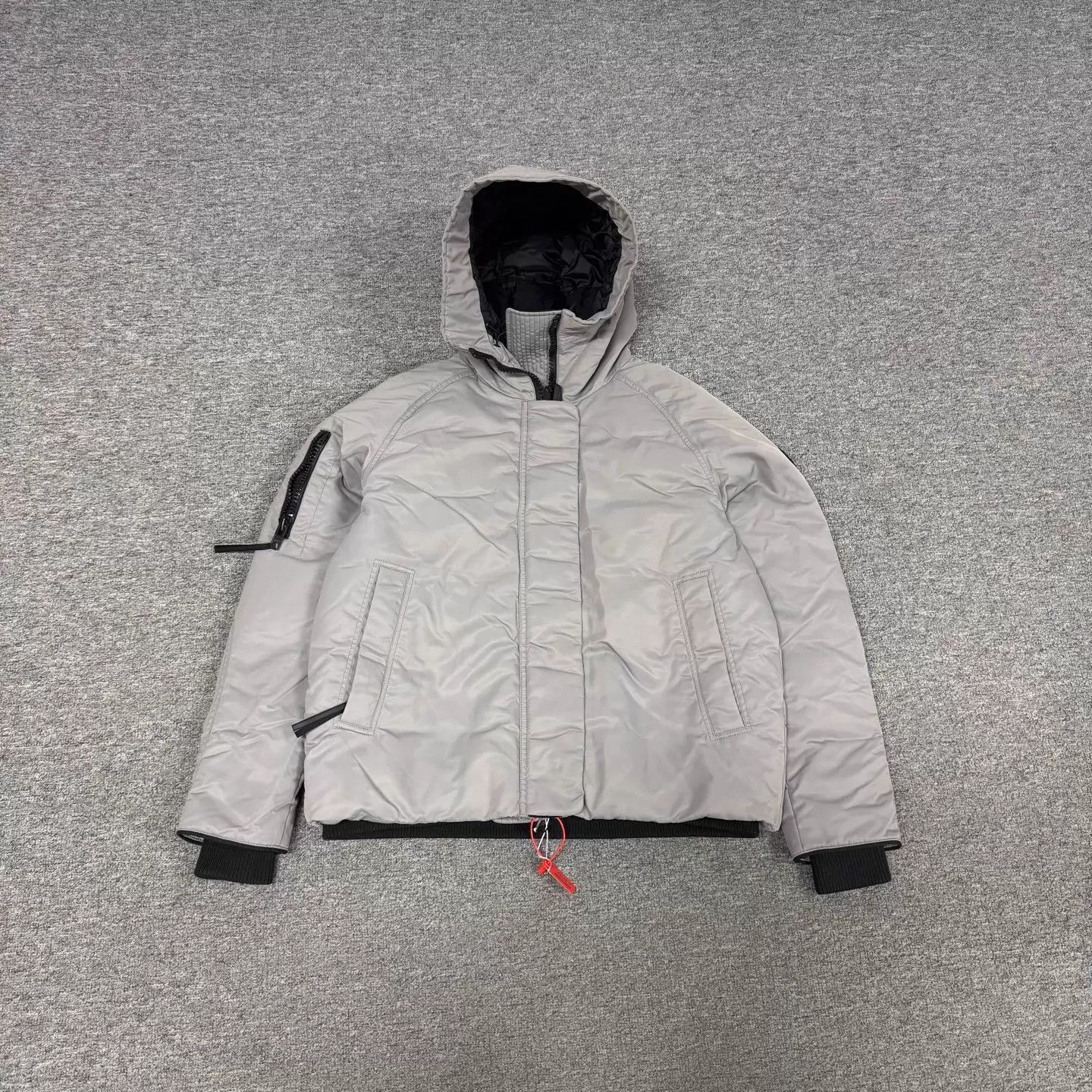 Canada Goose Canada Goose light gray hooded short down jacket M 99 new Size M / US 6-8 / IT 42-44 - 1 Thumbnail