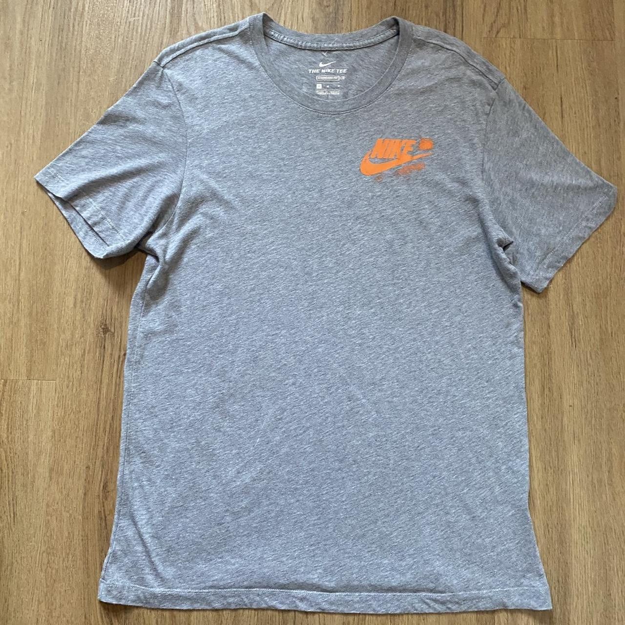 Nike Grey Nike sportswear tee with multi-coloured Size US M / EU 48-50 / 2 - 2 Thumbnail