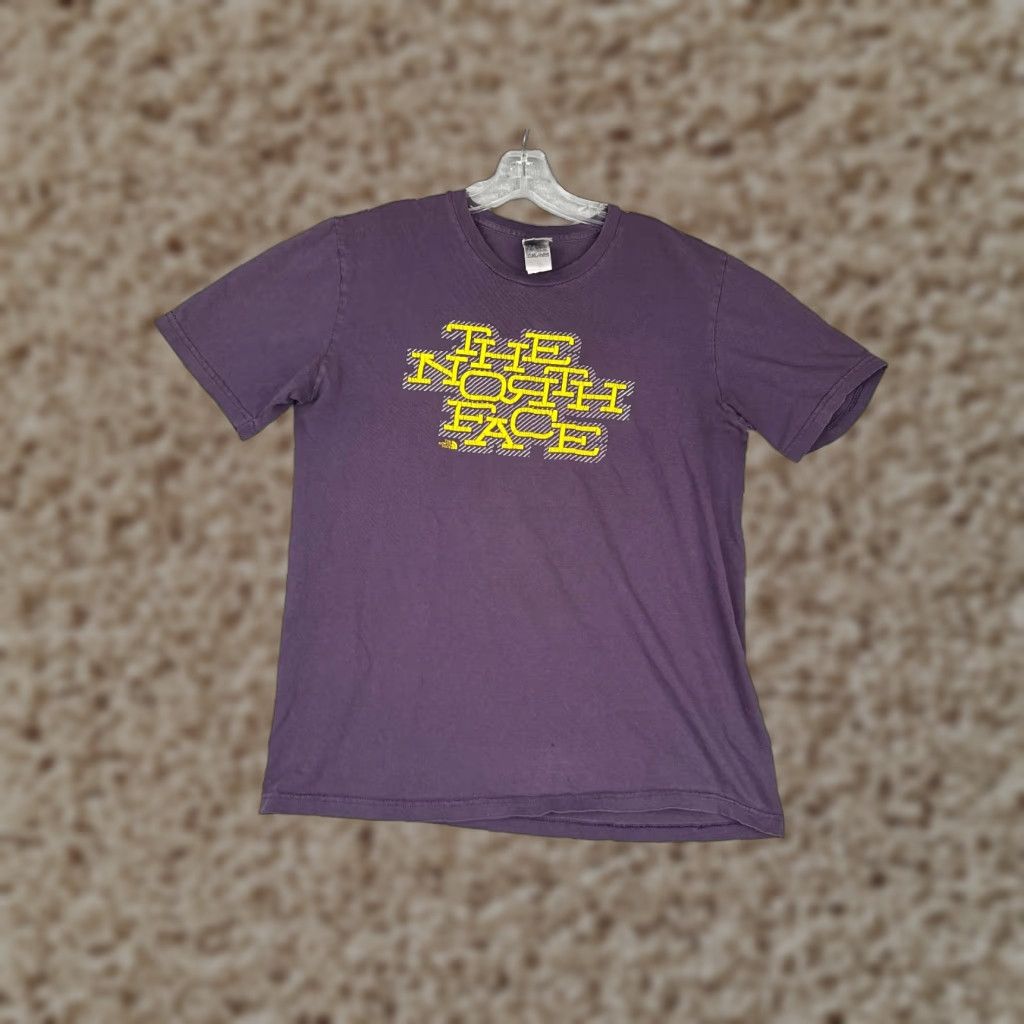 The North Face The North Face Shirt Men Medium Purple Short Sleeve Crew Neck Cotton Blend READ Outdoor Mens Size US M / EU 48-50 / 2 - 1 Thumbnail