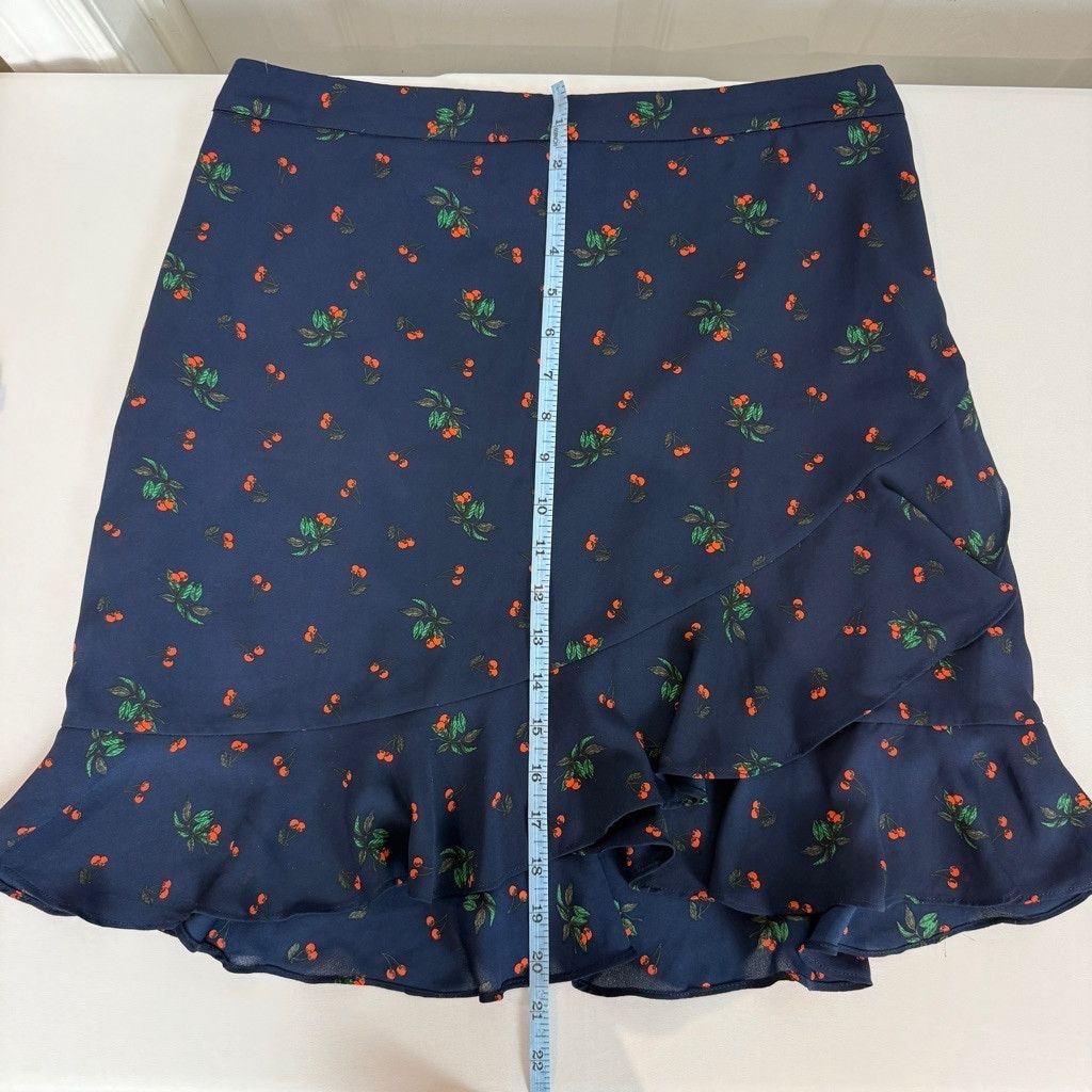 Banana Republic Banana Republic Wrap Skirt Size 8 Blue Cherry Print Ruffle Size 30" / US 8 / IT 44 - 8 Thumbnail
