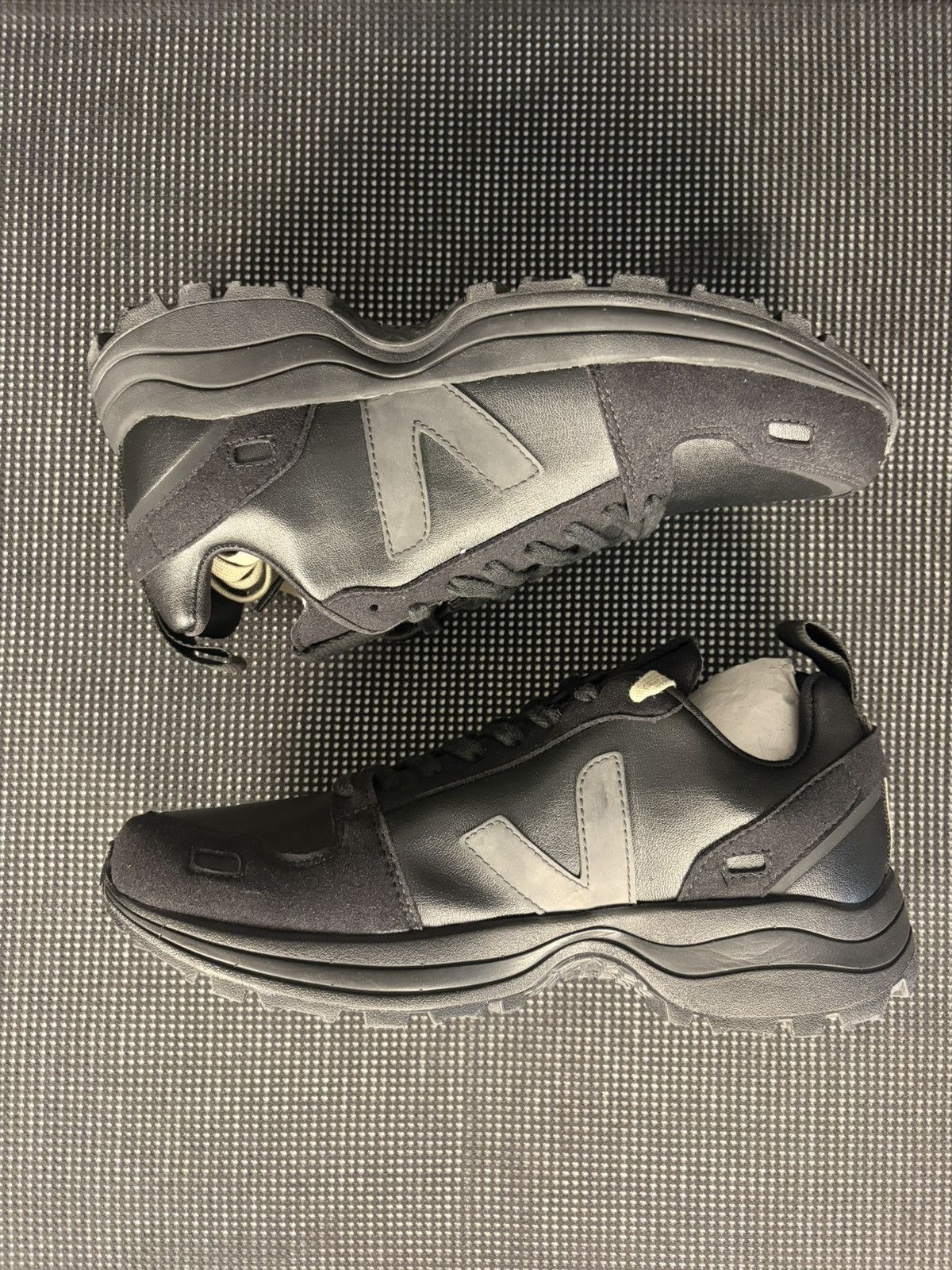 Veja Rick Owens x Veja Hiker Sneaker Size US 11.5 / EU 44-45 - 2 Thumbnail