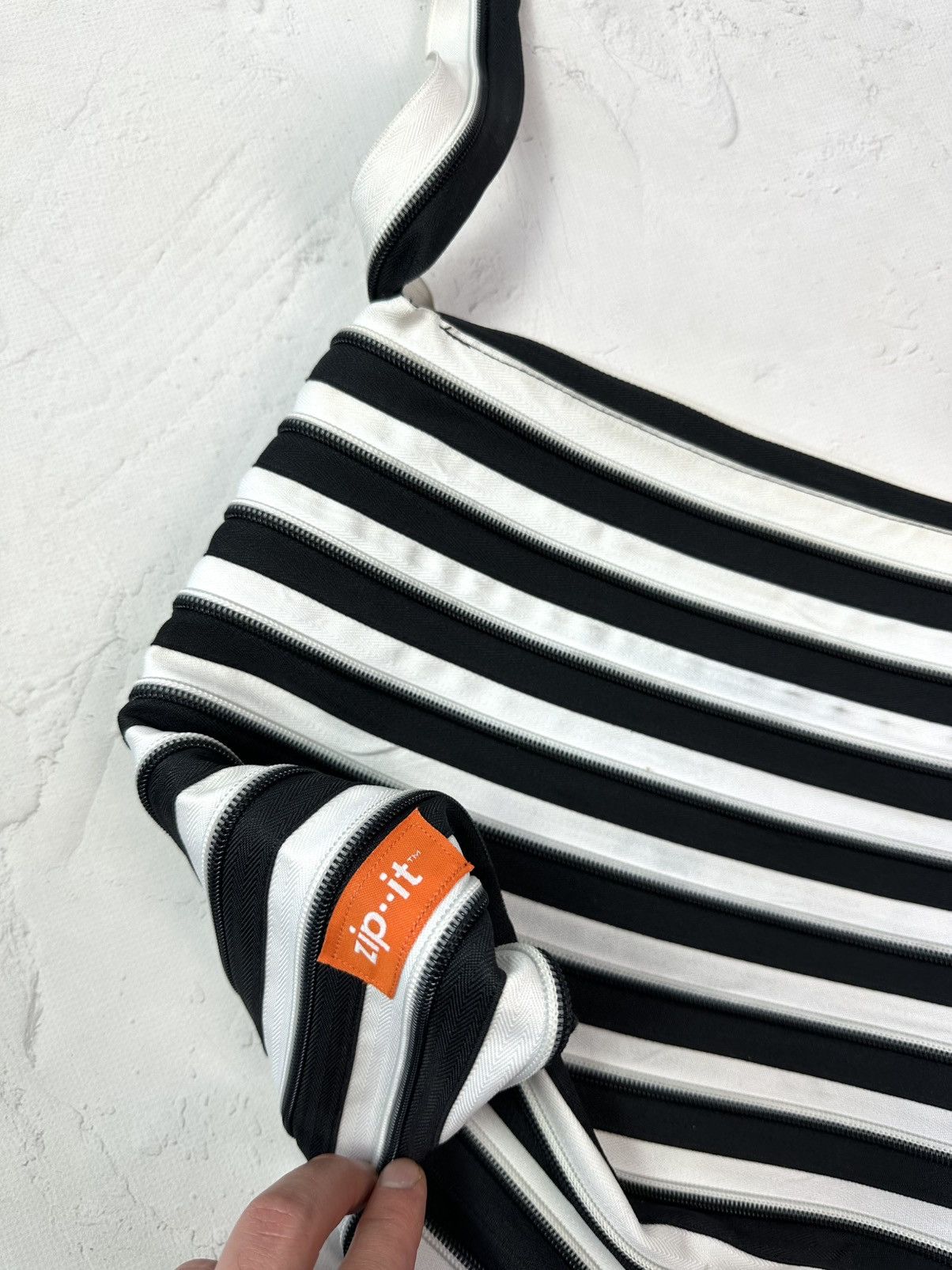 20471120 × Beauty Beast × Vintage Vintage Zipper Stripped Bag Size ONE SIZE - 9 Thumbnail